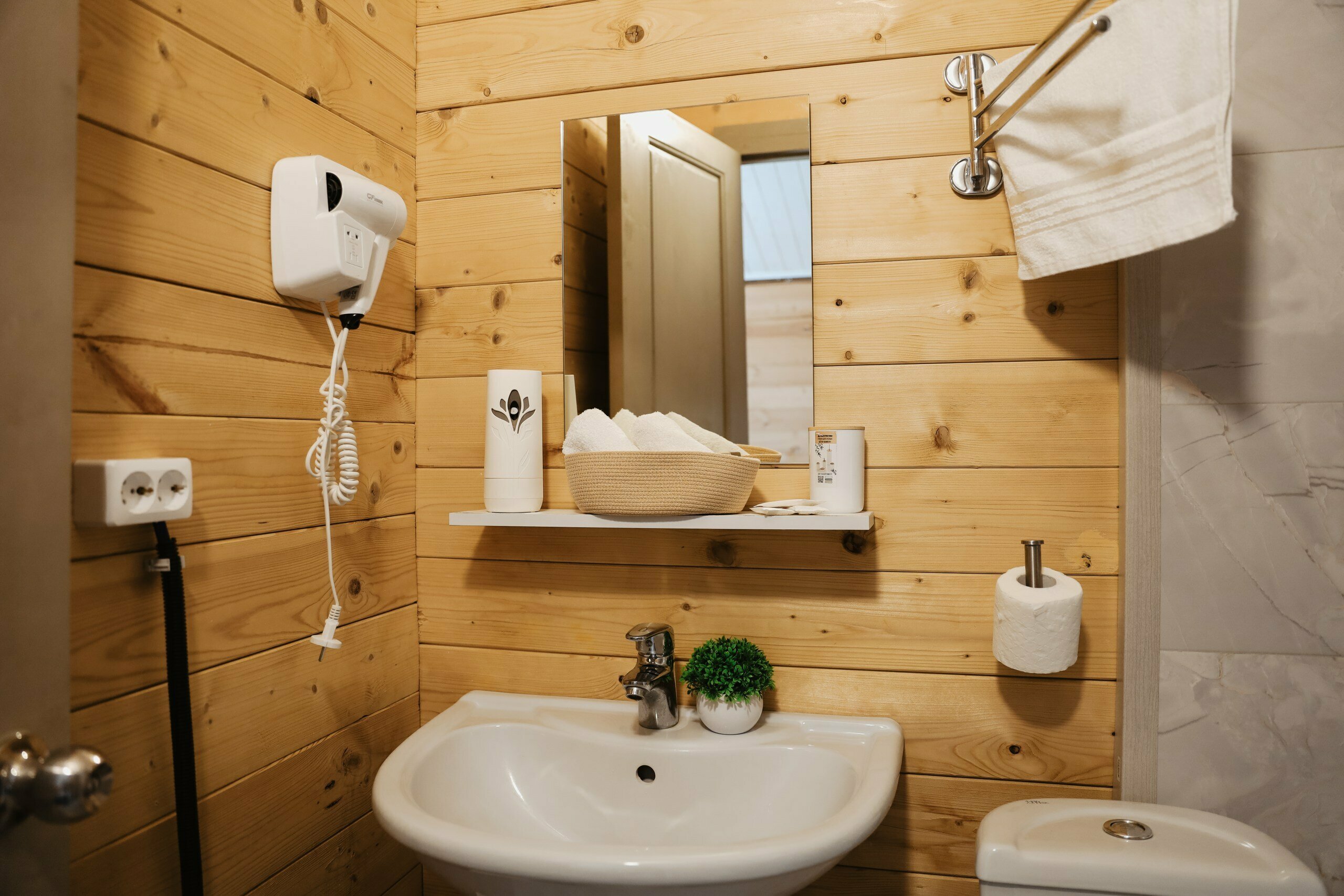 Cемейный номер с собственной ванной комнатой