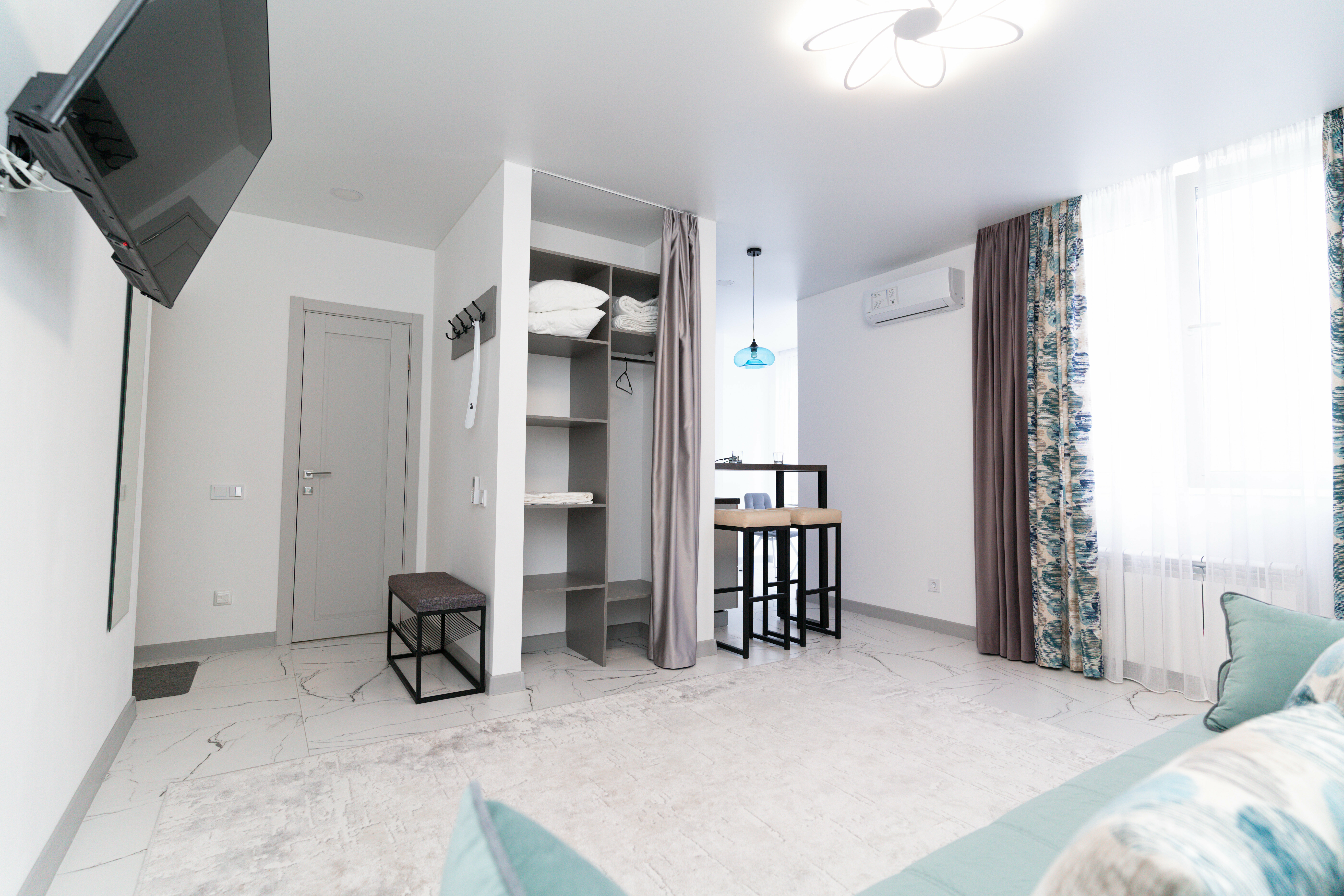 Номер-студия с диваном-кроватью