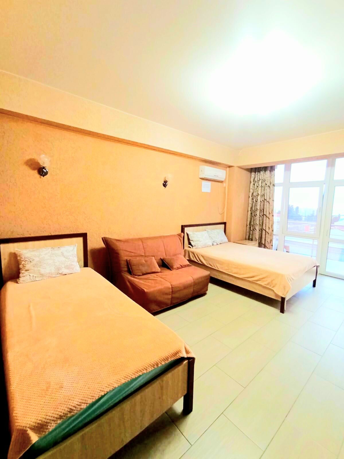 5-ти мест. Полулюкс с балконом и видом на море.