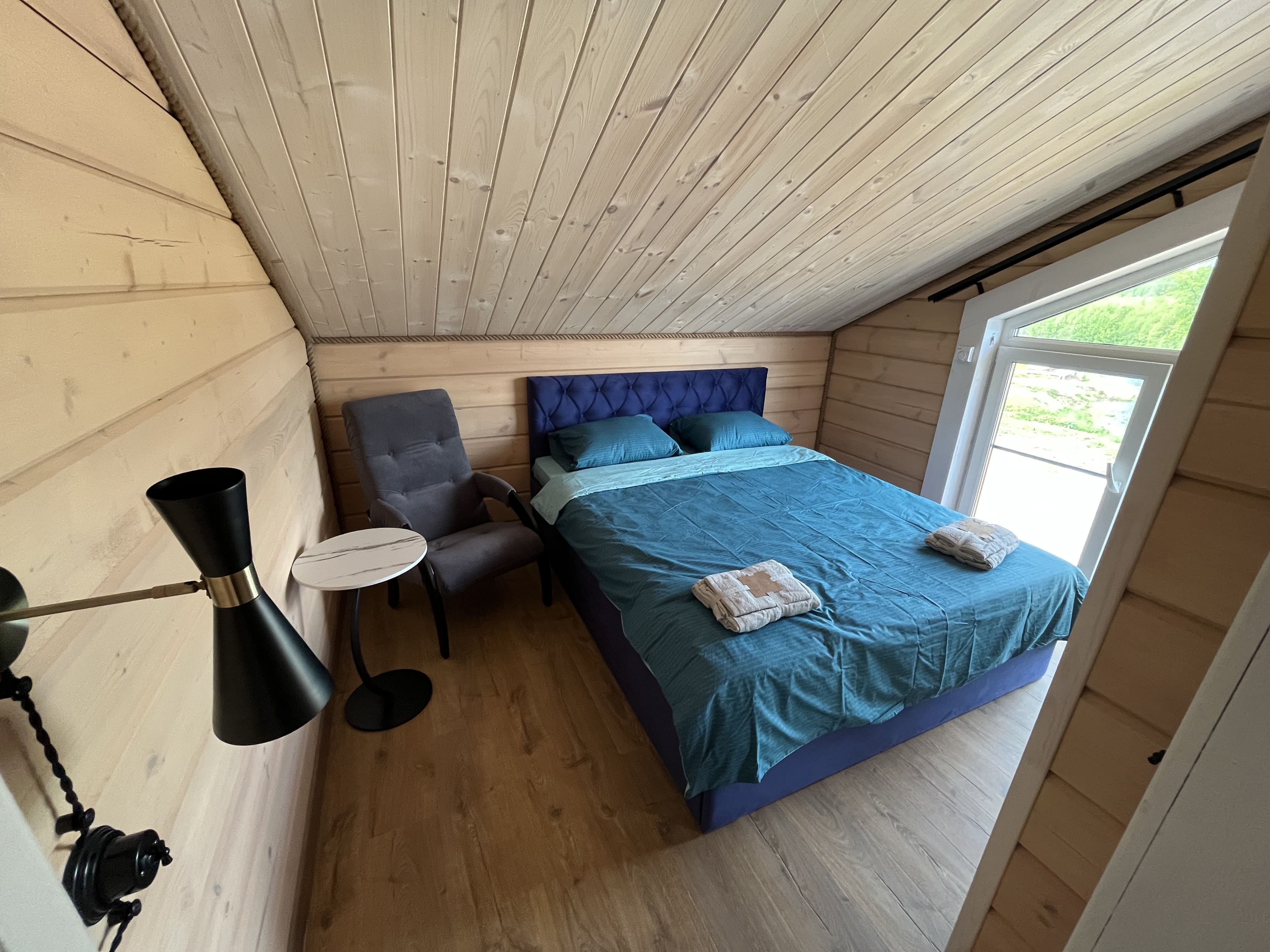 Дом с видом на озеро