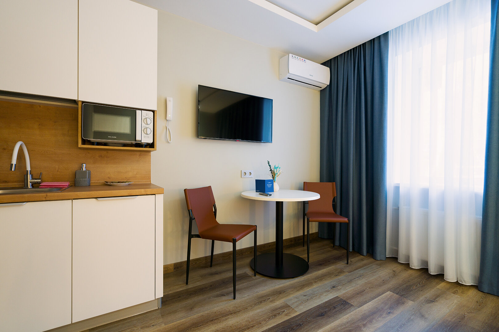 Улучшенный номер с кроватью размера «king-size» или 2 отдельными кроватями