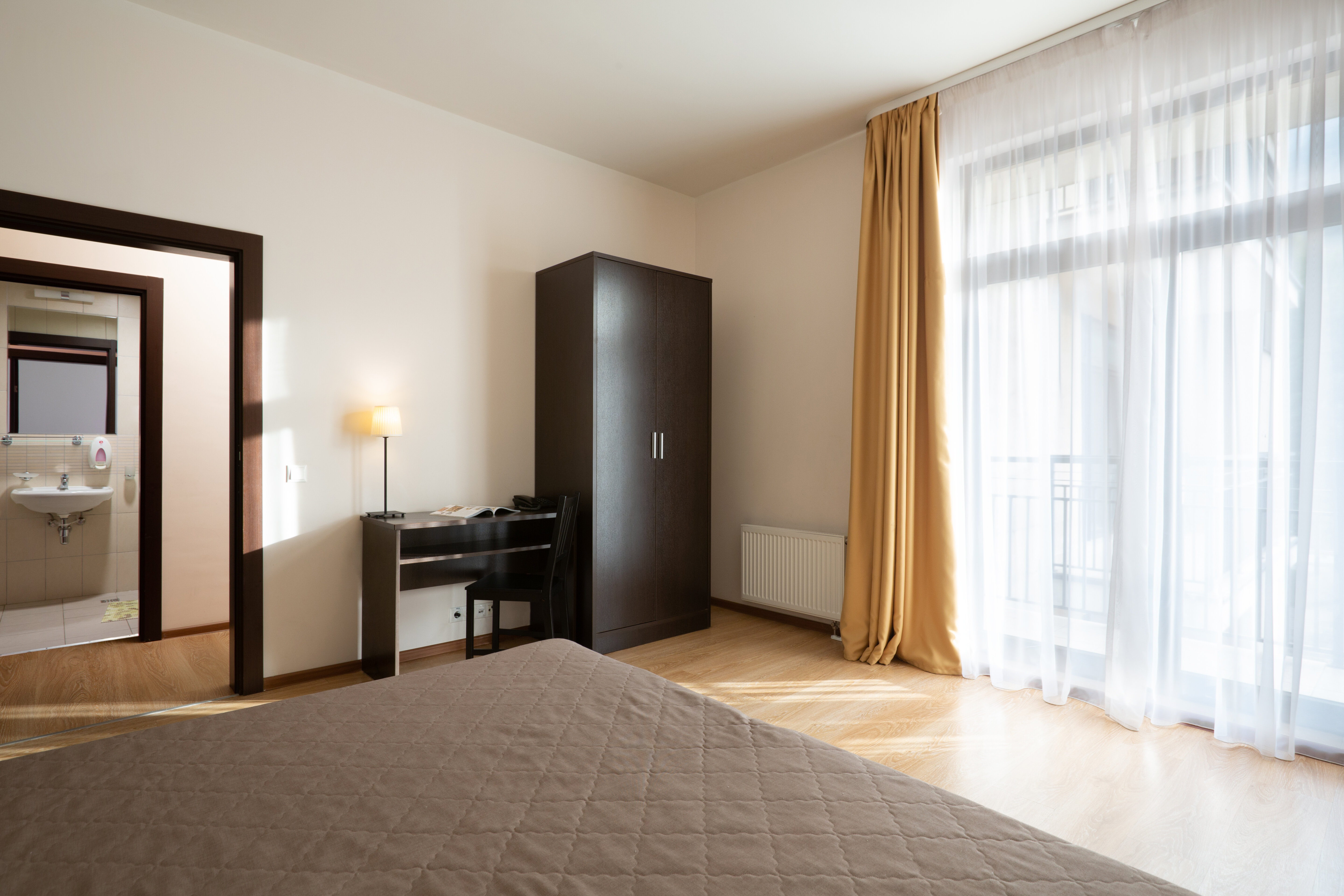 4-комнатные апартаменты с отдельной кухней