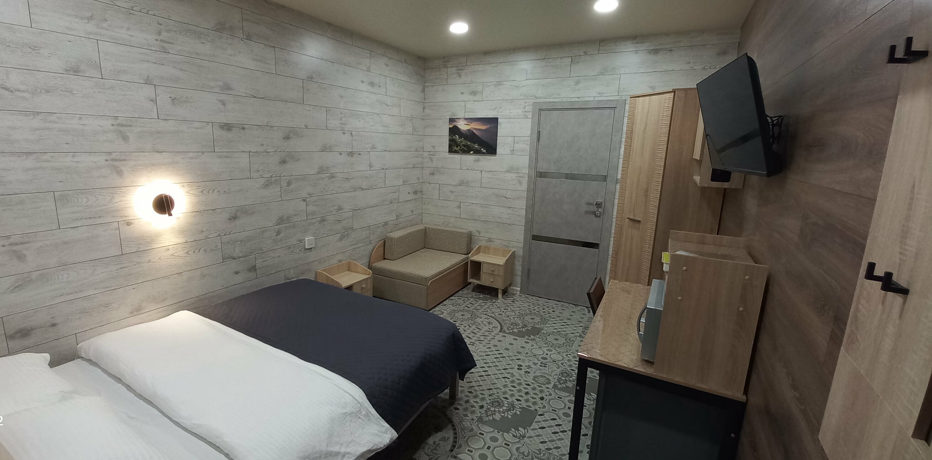 Трехместный номер «Комфорт» с душем