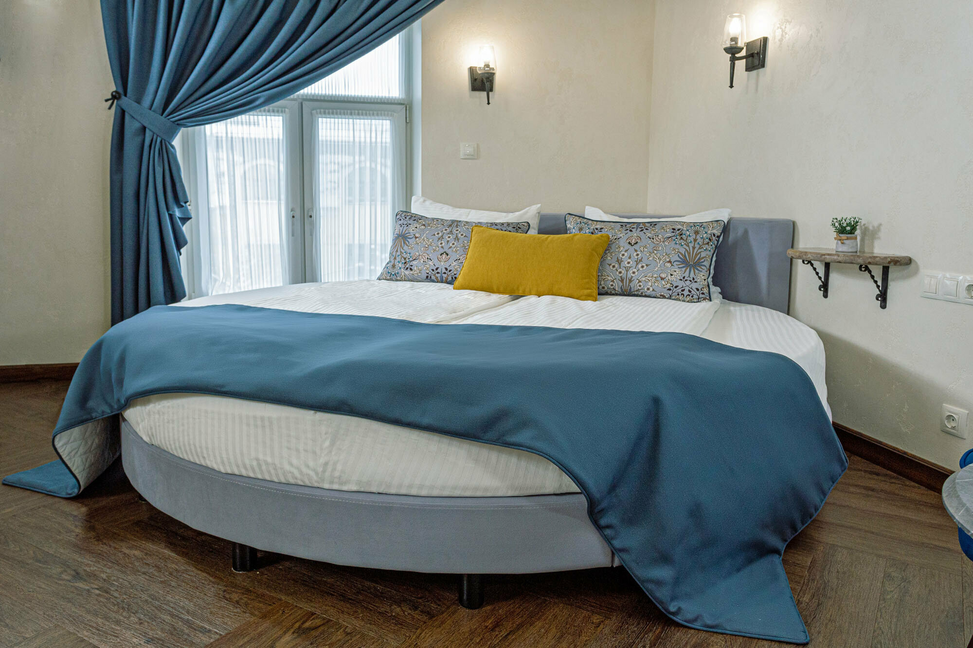 Люкс с кроватью размера «king-size» и гидромассажной ванной