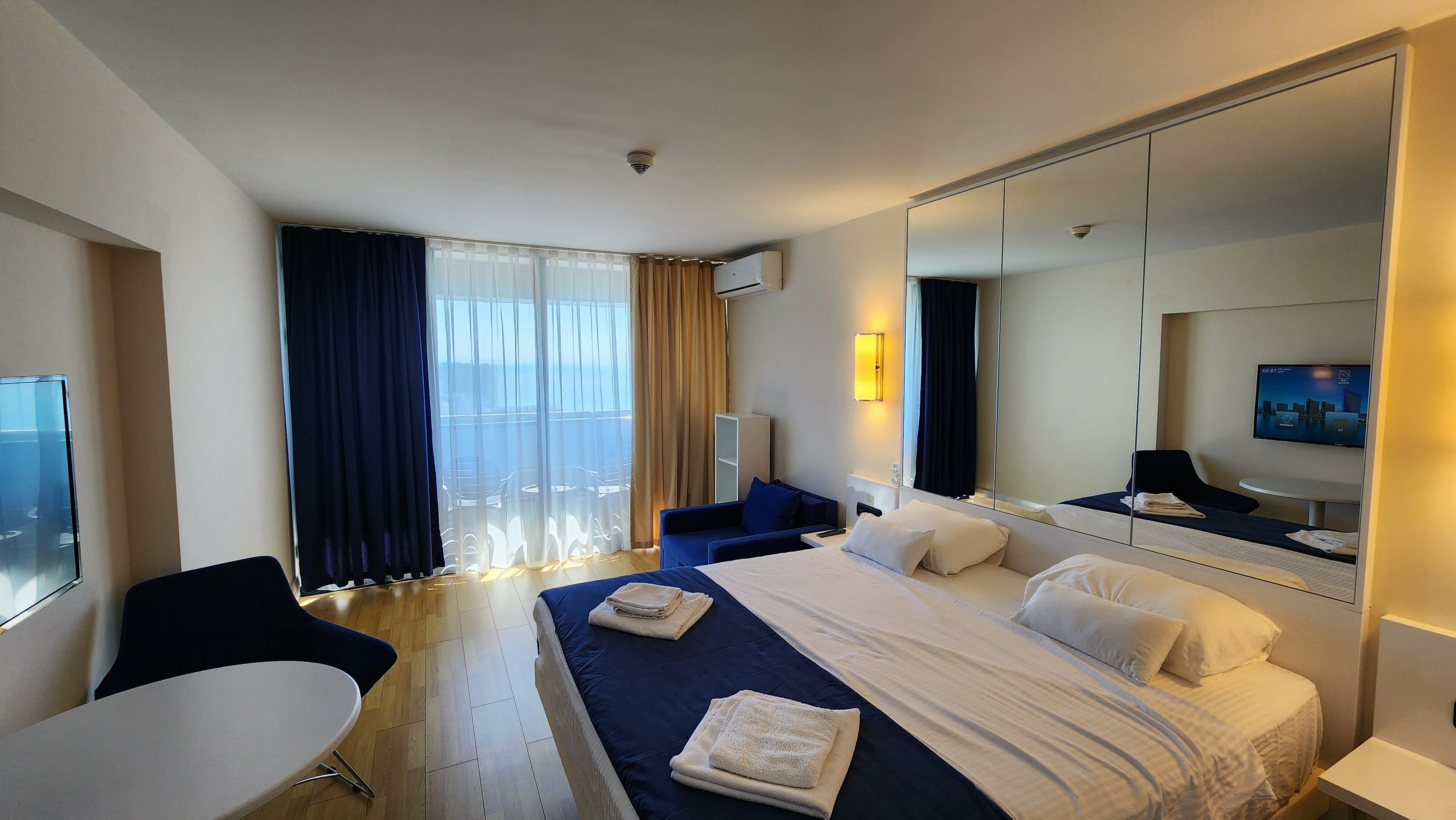 Апартаменты-студия с видом на море