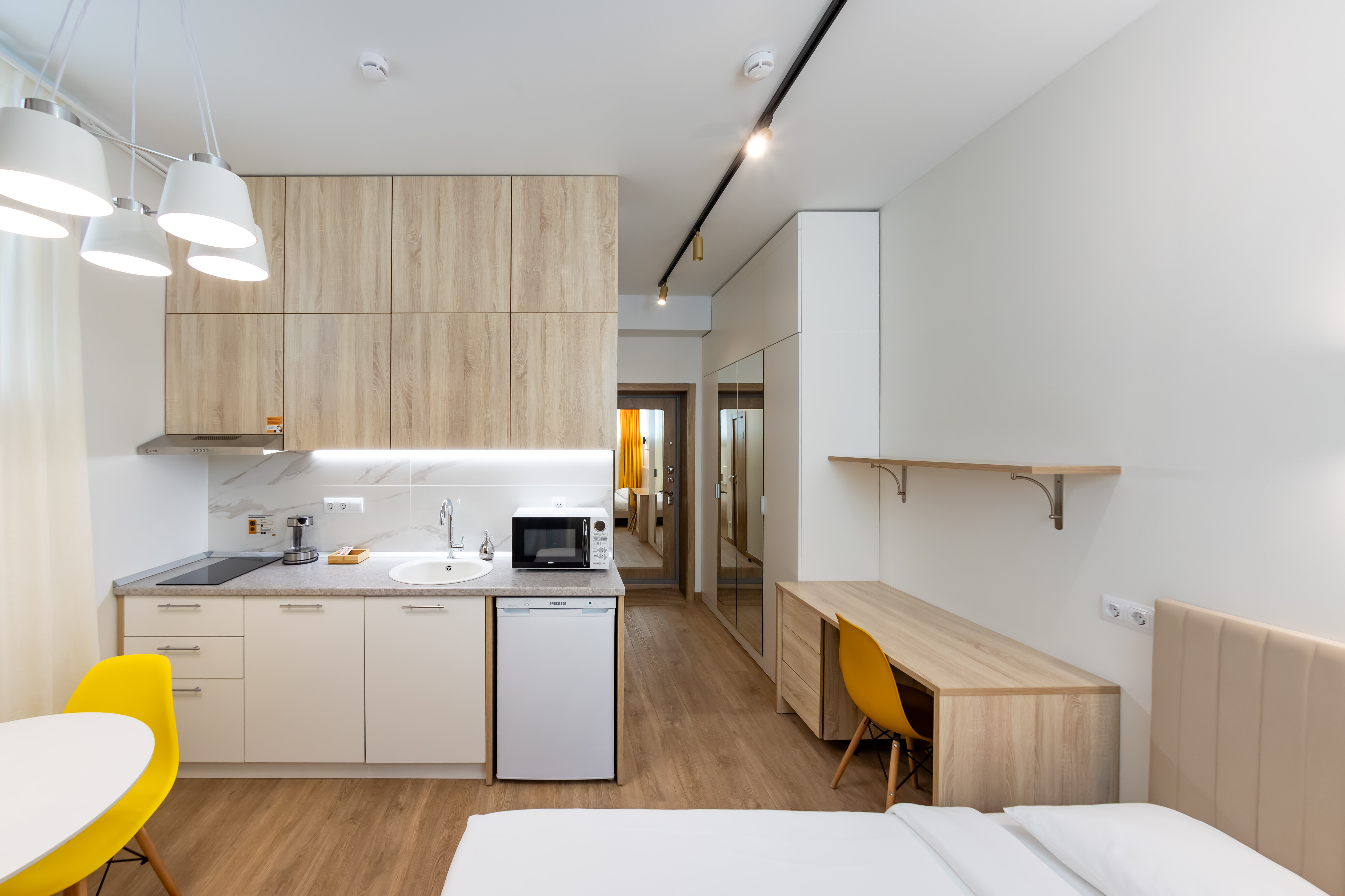 Студия на цокольном этаже