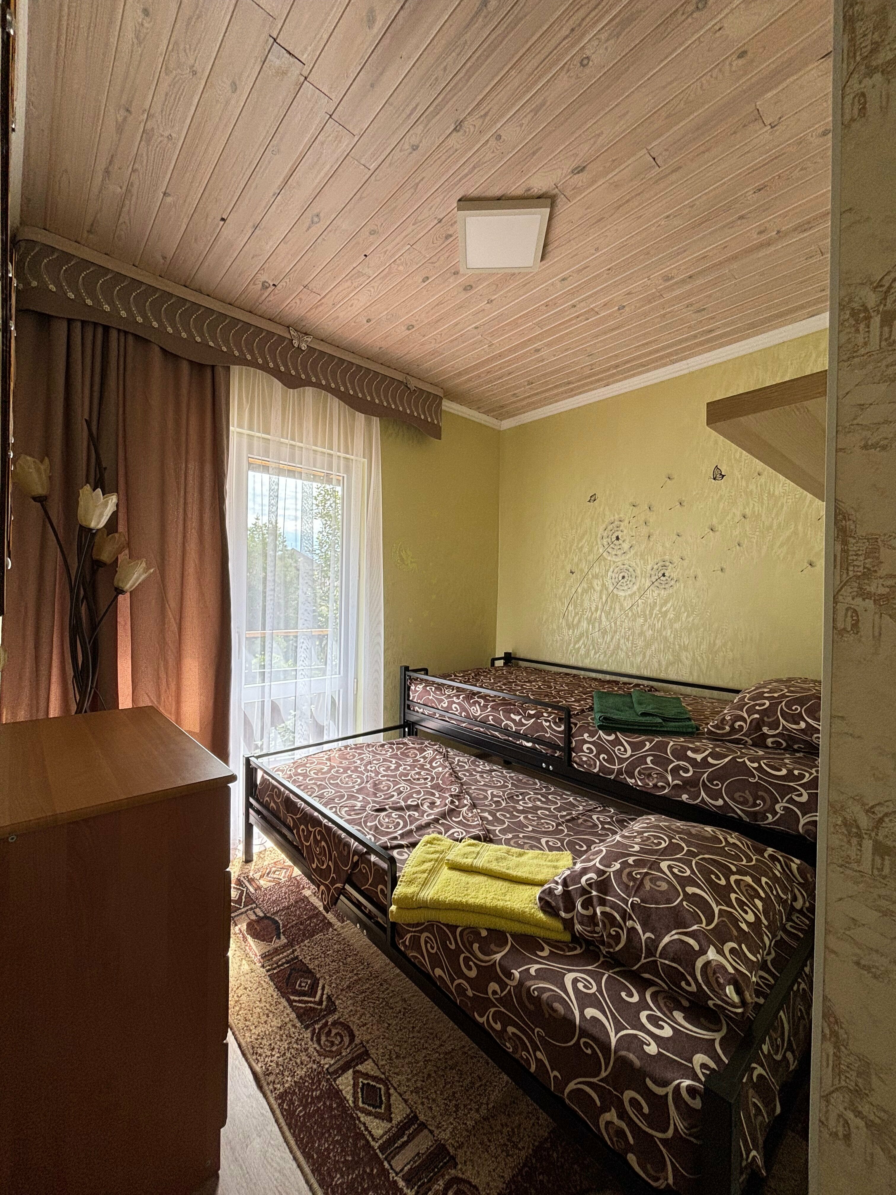 Двухкомнатный номер с балконом и отдельным входом