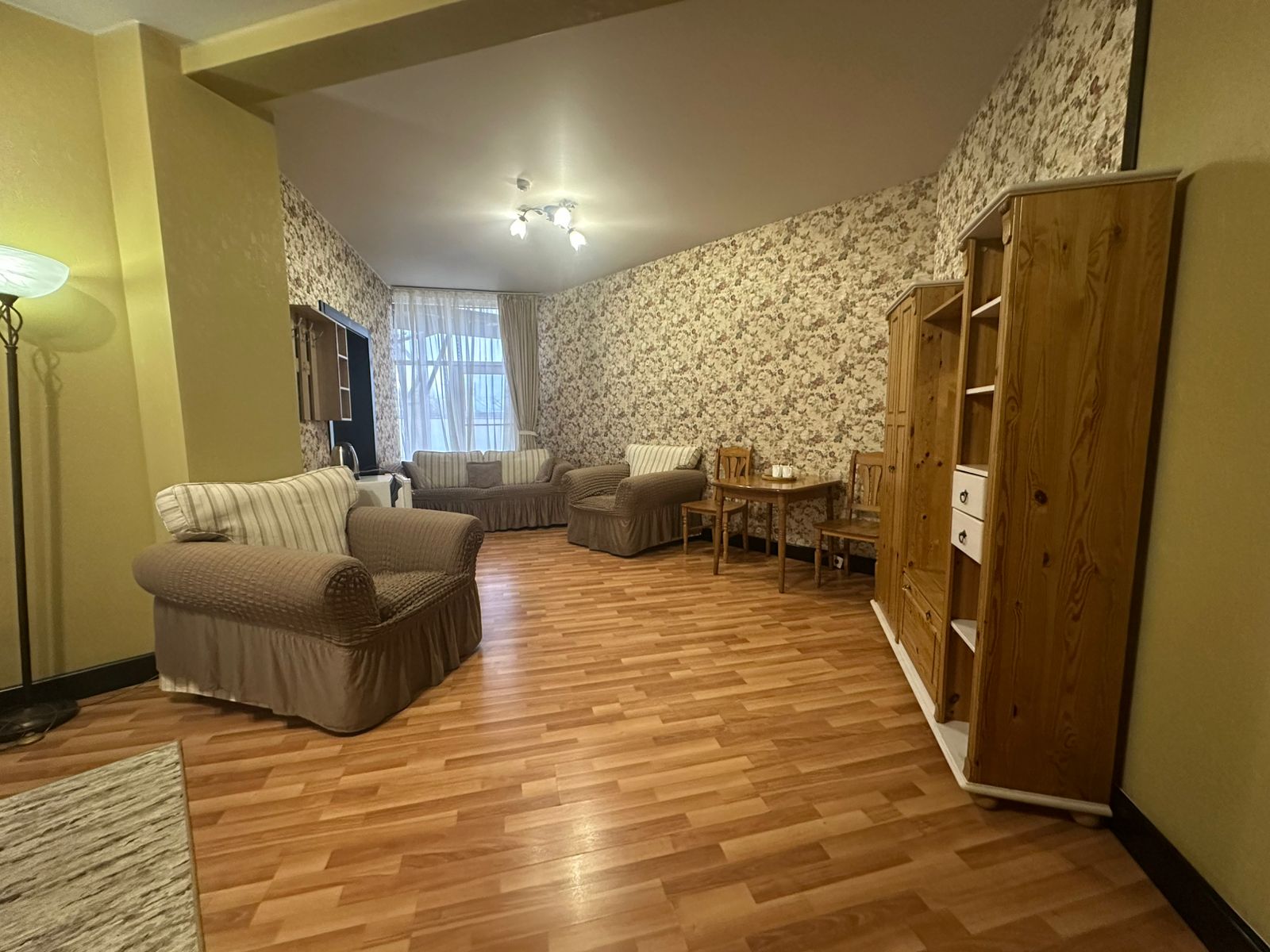 Двухместный улучшенный номер с большой кроватью