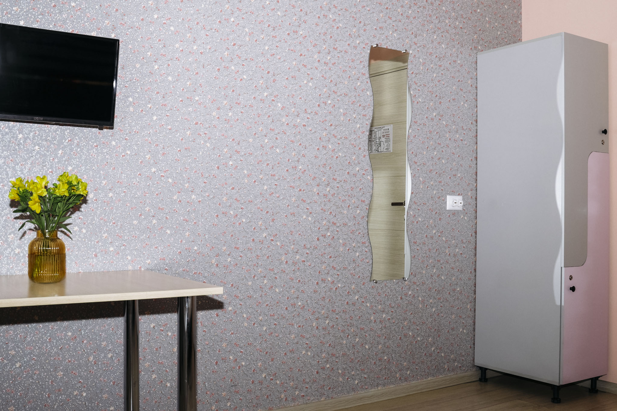 Семейный номер с общей ванной комнатой