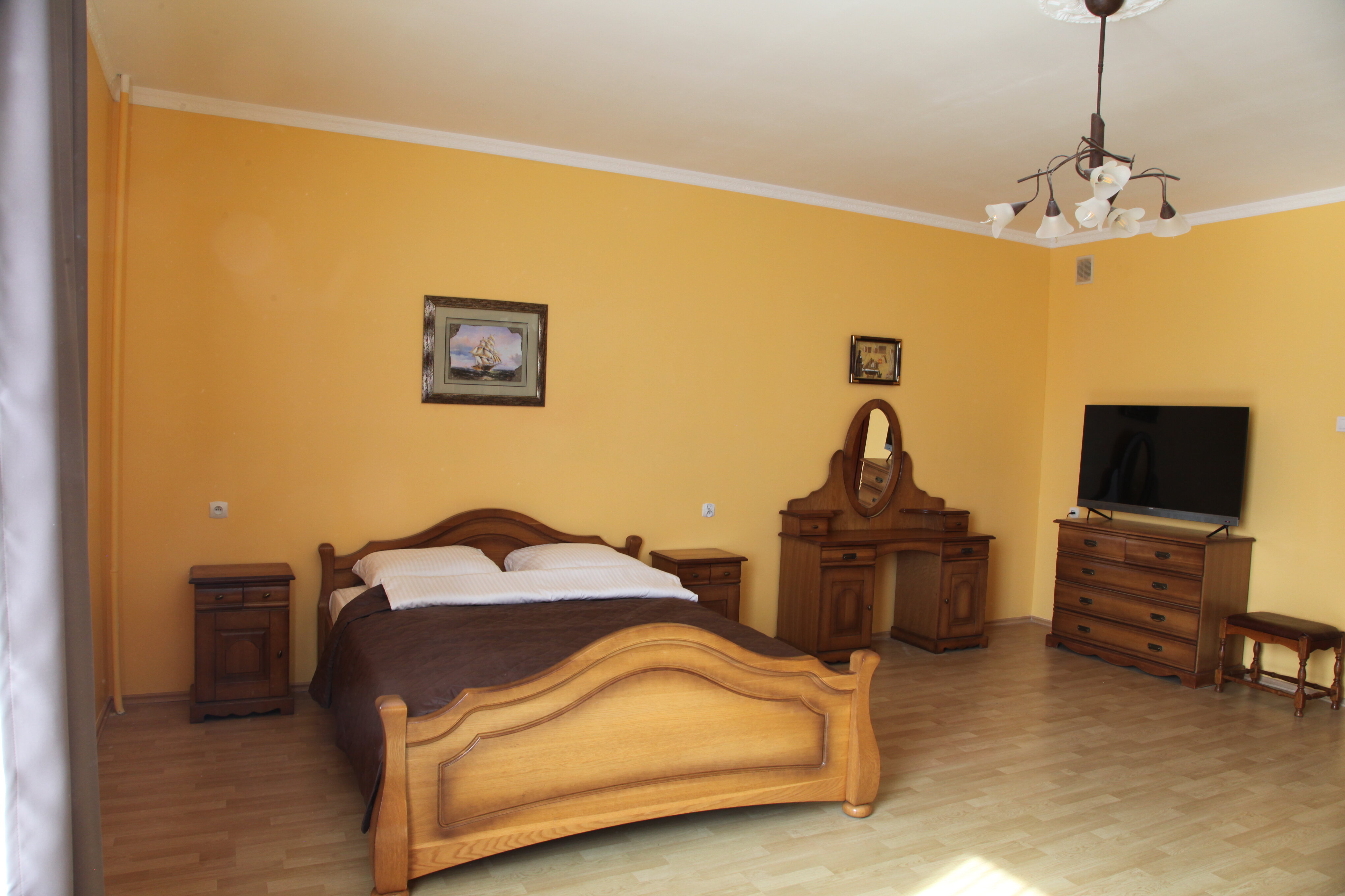 Cемейный номер с собственной ванной комнатой