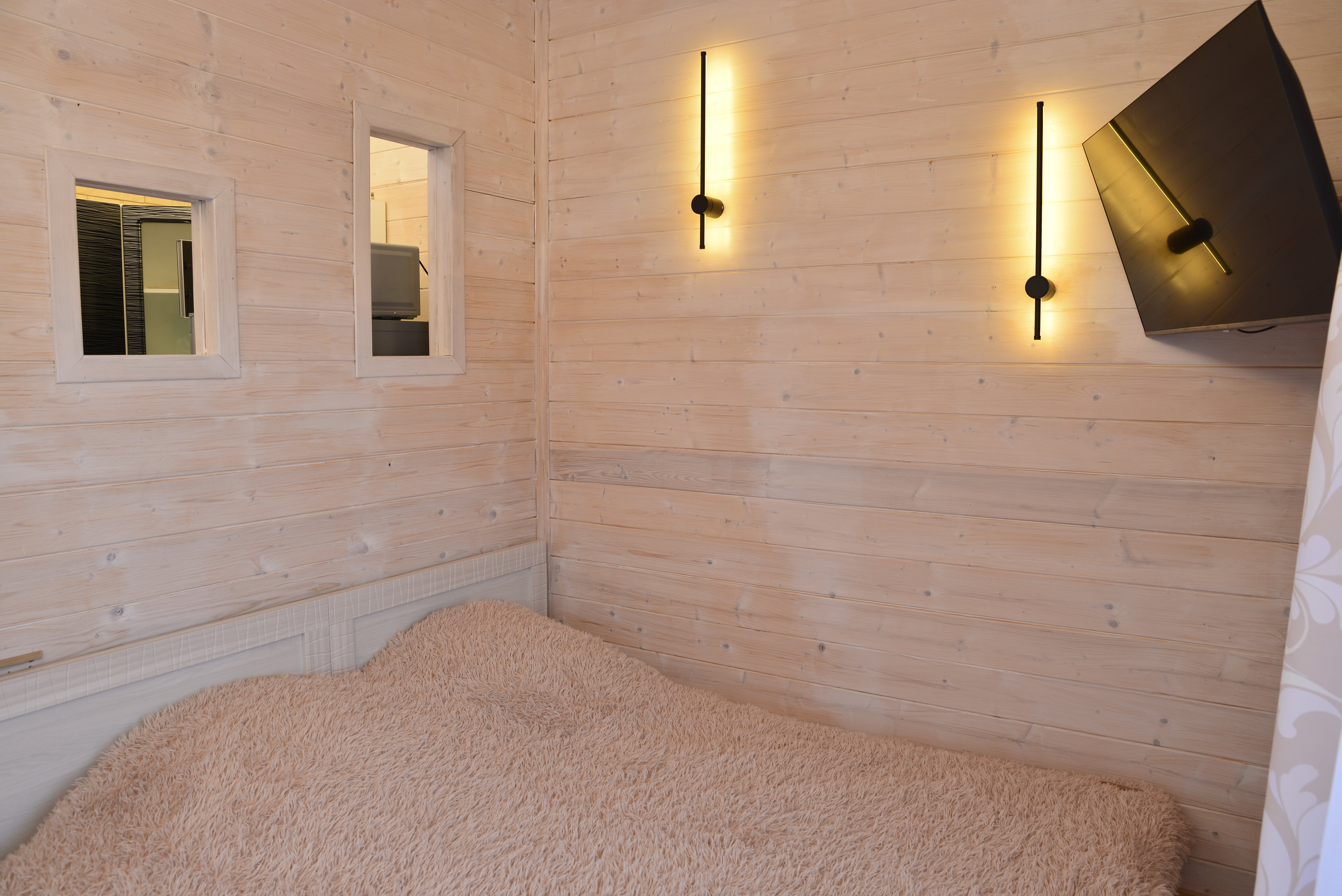 Трехместный номер с видом на горы