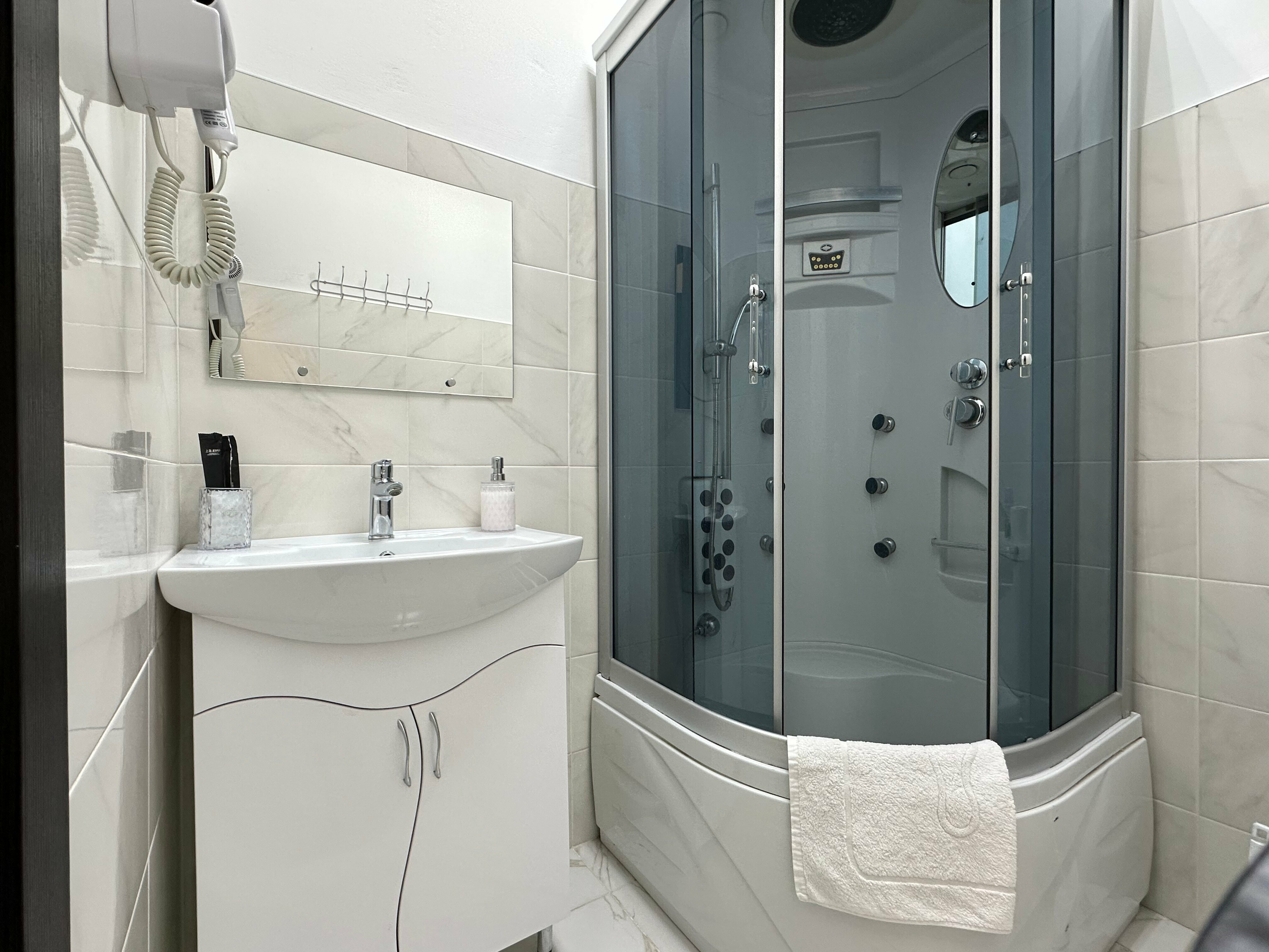 Улучшенный двухместный номер с 2 отдельными кроватями