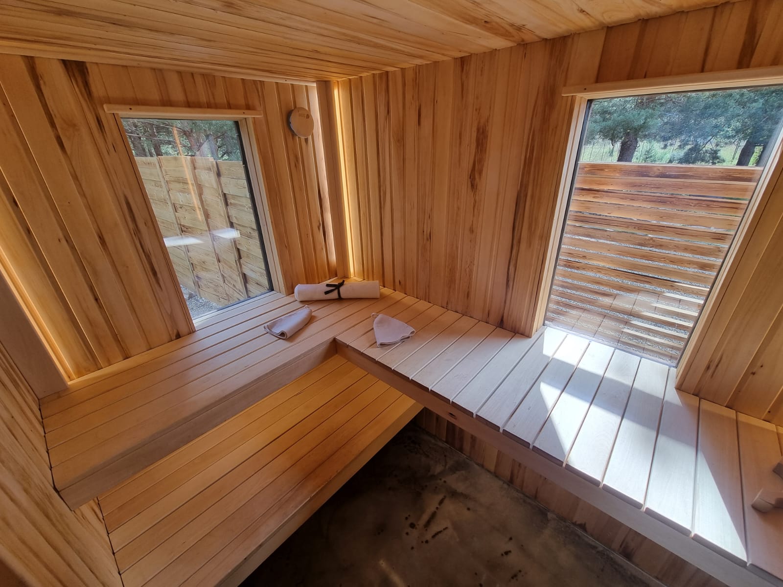 Дом в лесу с баней и холодной купелью