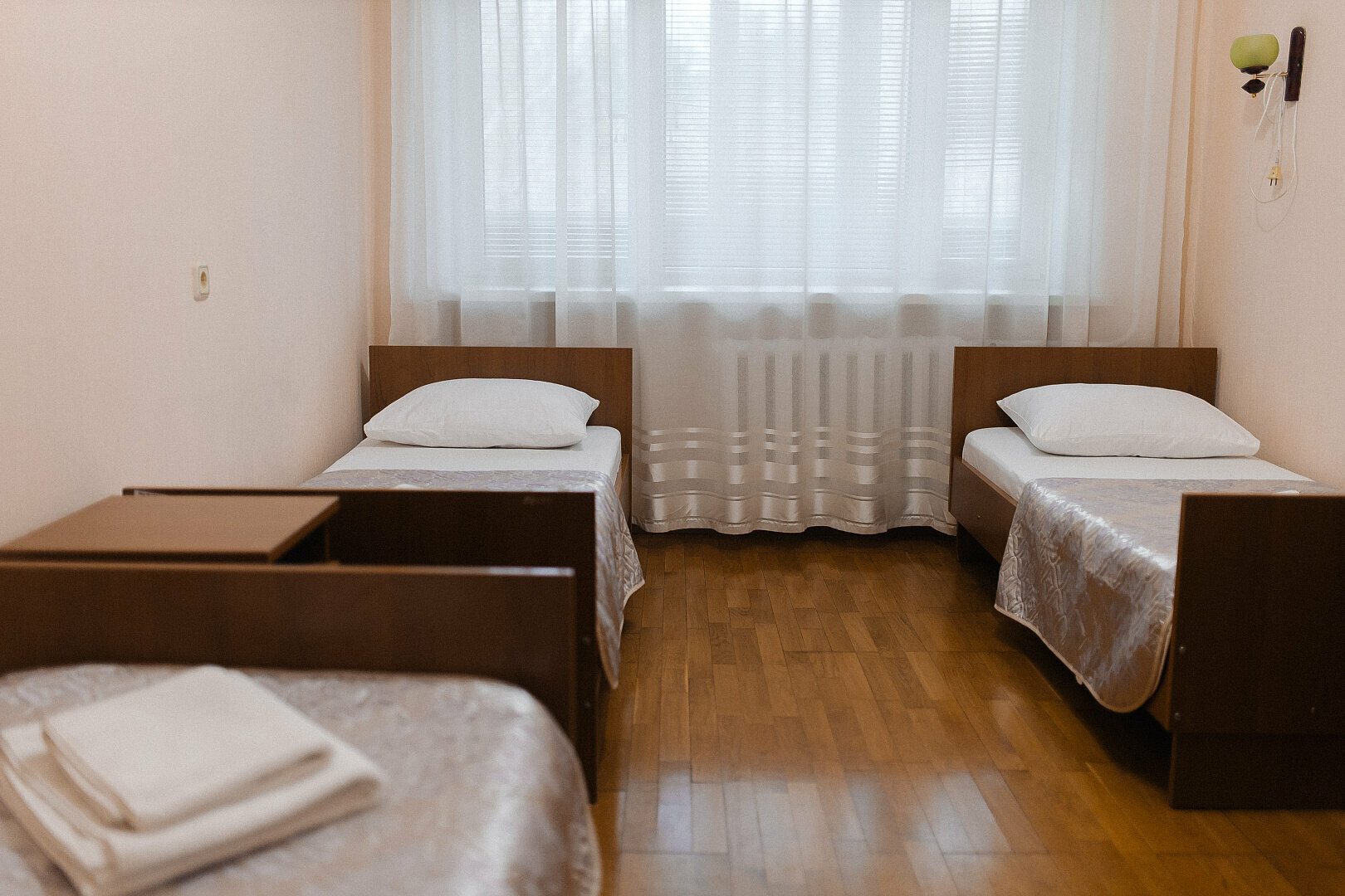 Первой категории (3-мест, 2-комн) первая категория 2-корпус