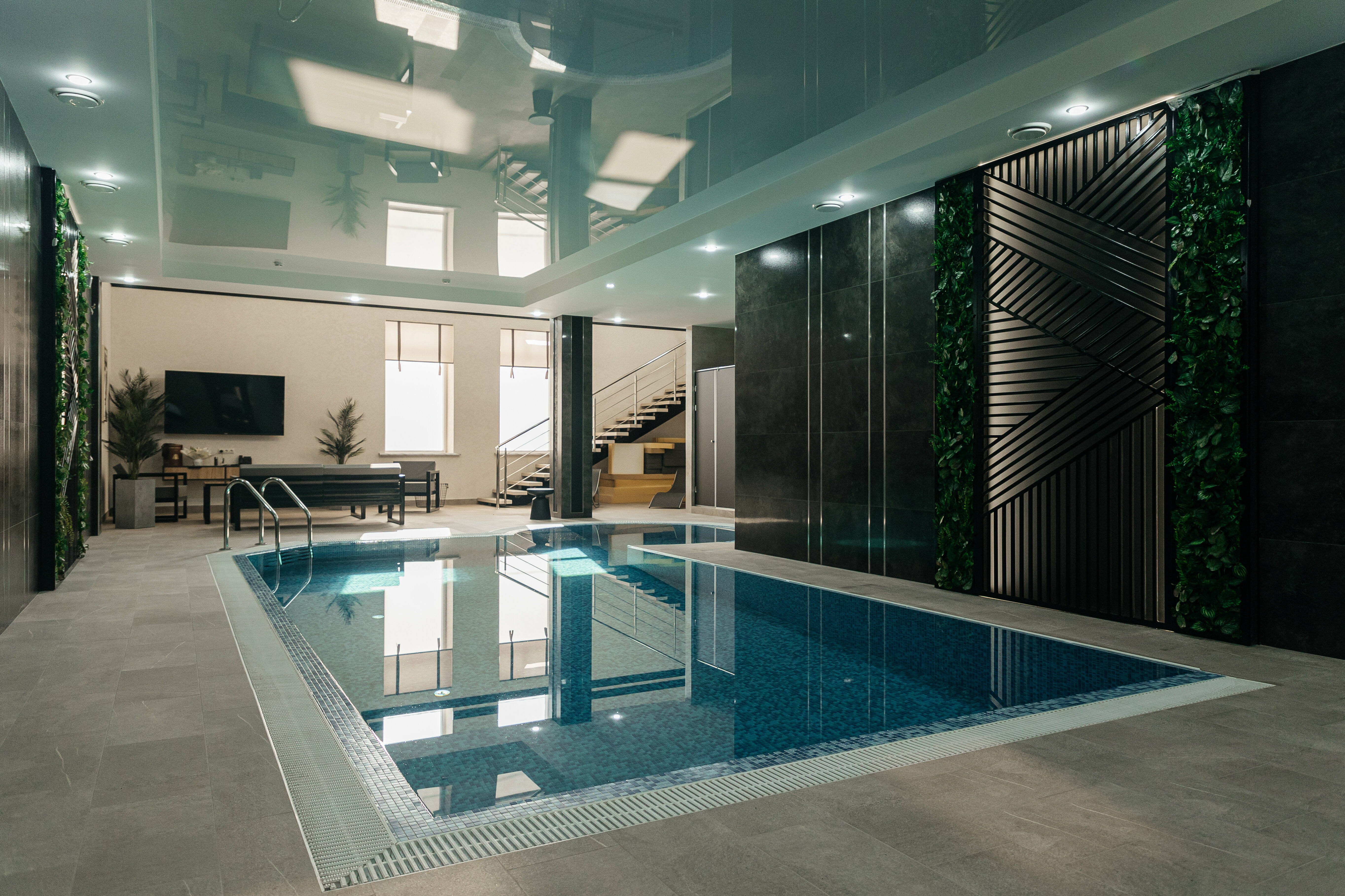 PRESIDENTIAL SUITE - POOL