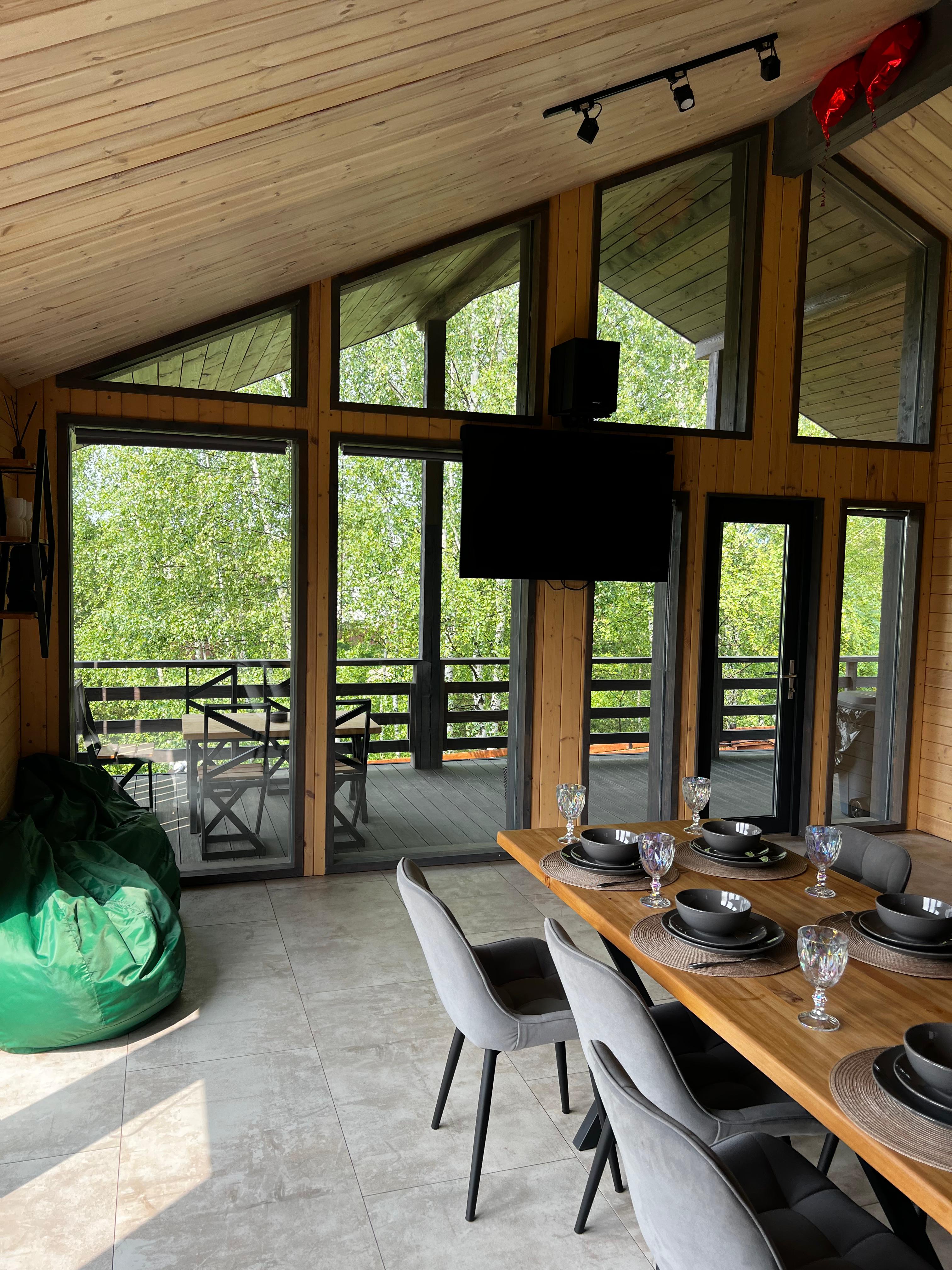 Дом с видом на лес