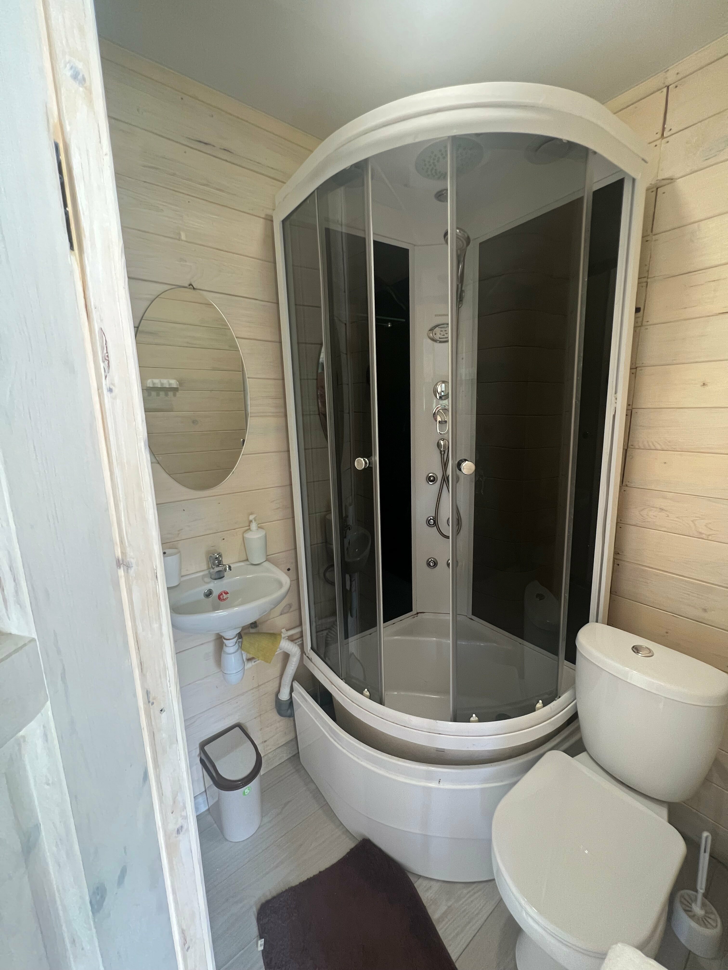 Студия с панорамным видом на реку