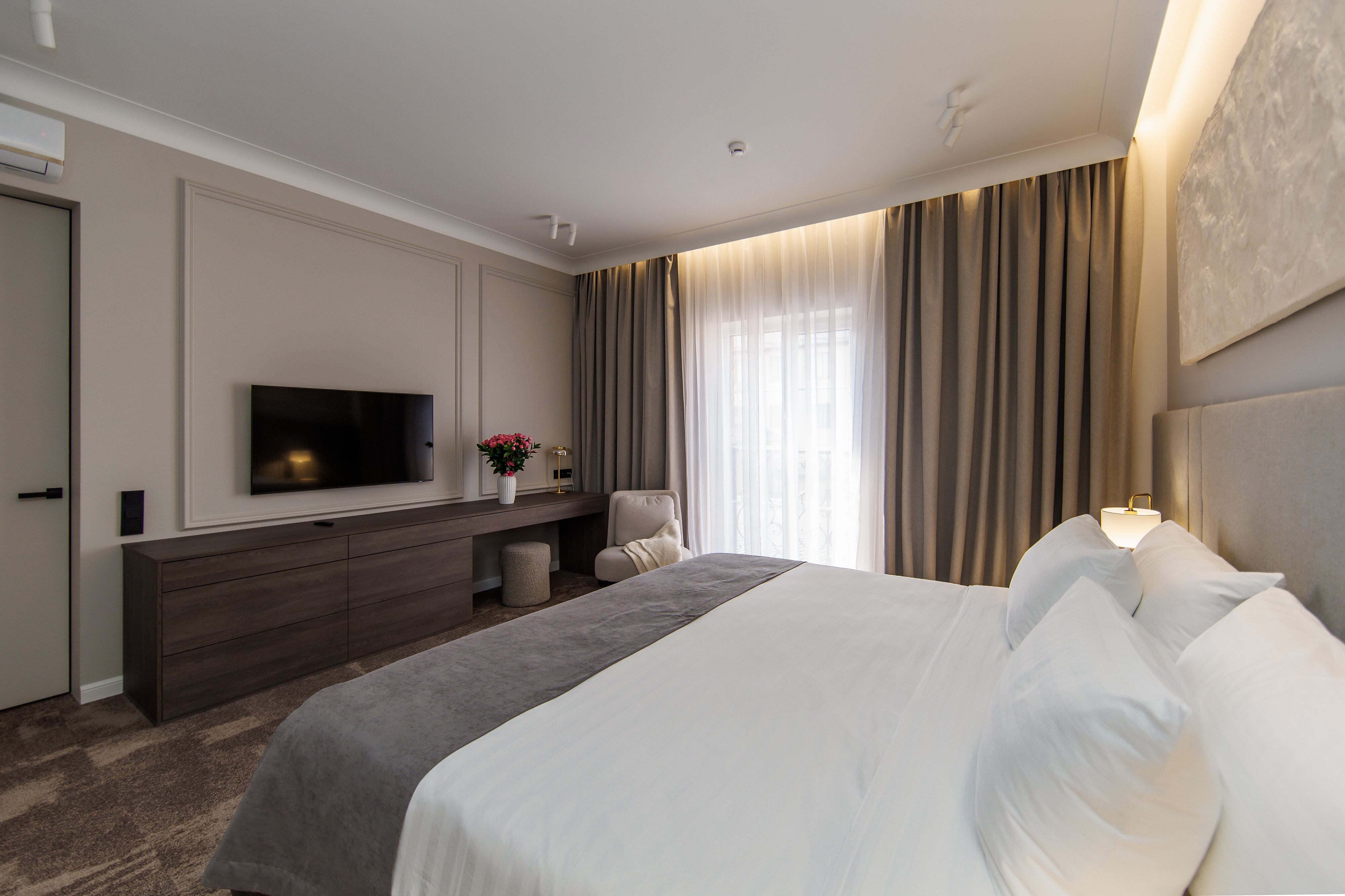 Люкс с кроватью размера «queen-size»