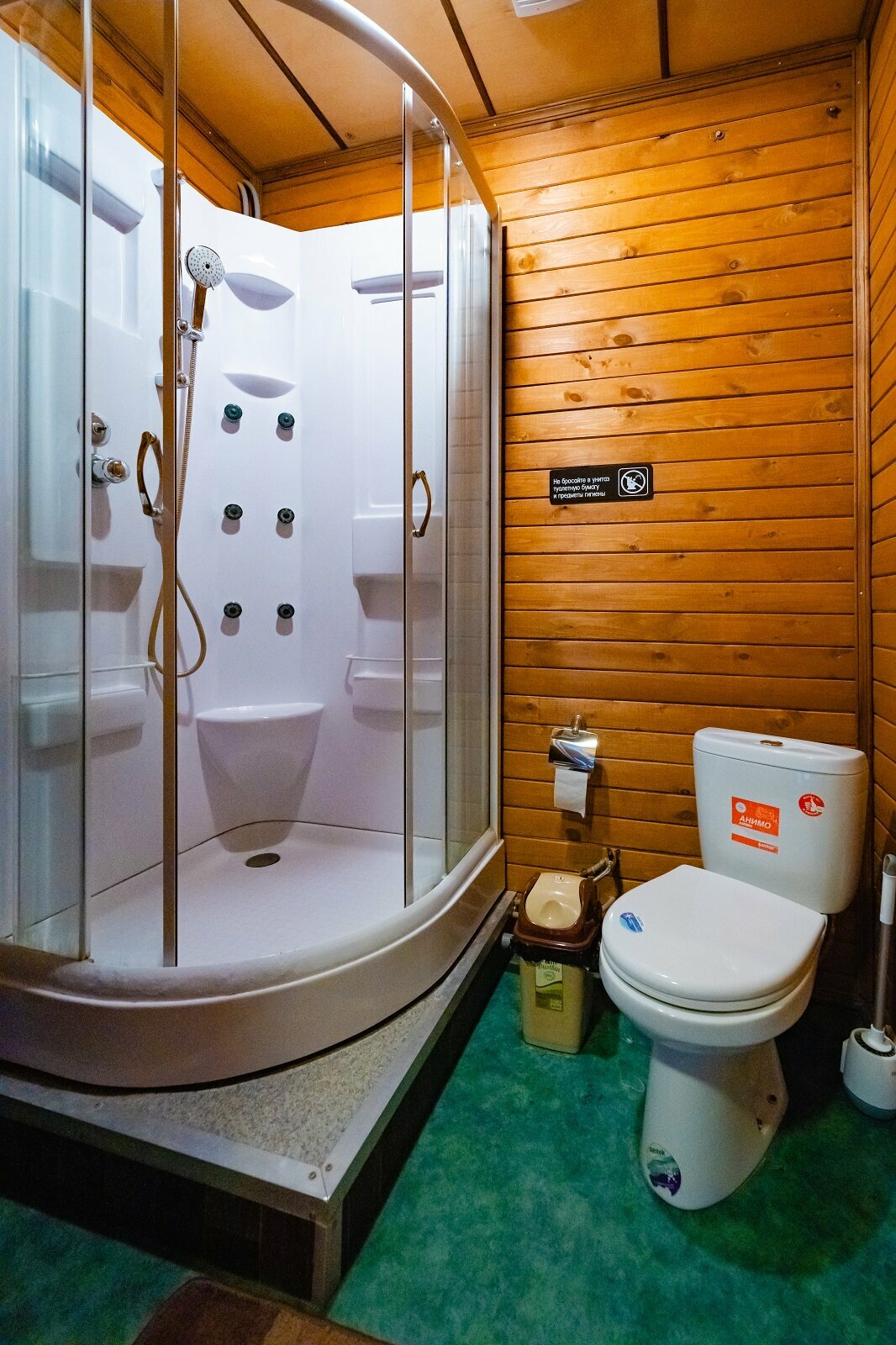 Двухместный номер с 2 отдельными кроватями с видом на озеро