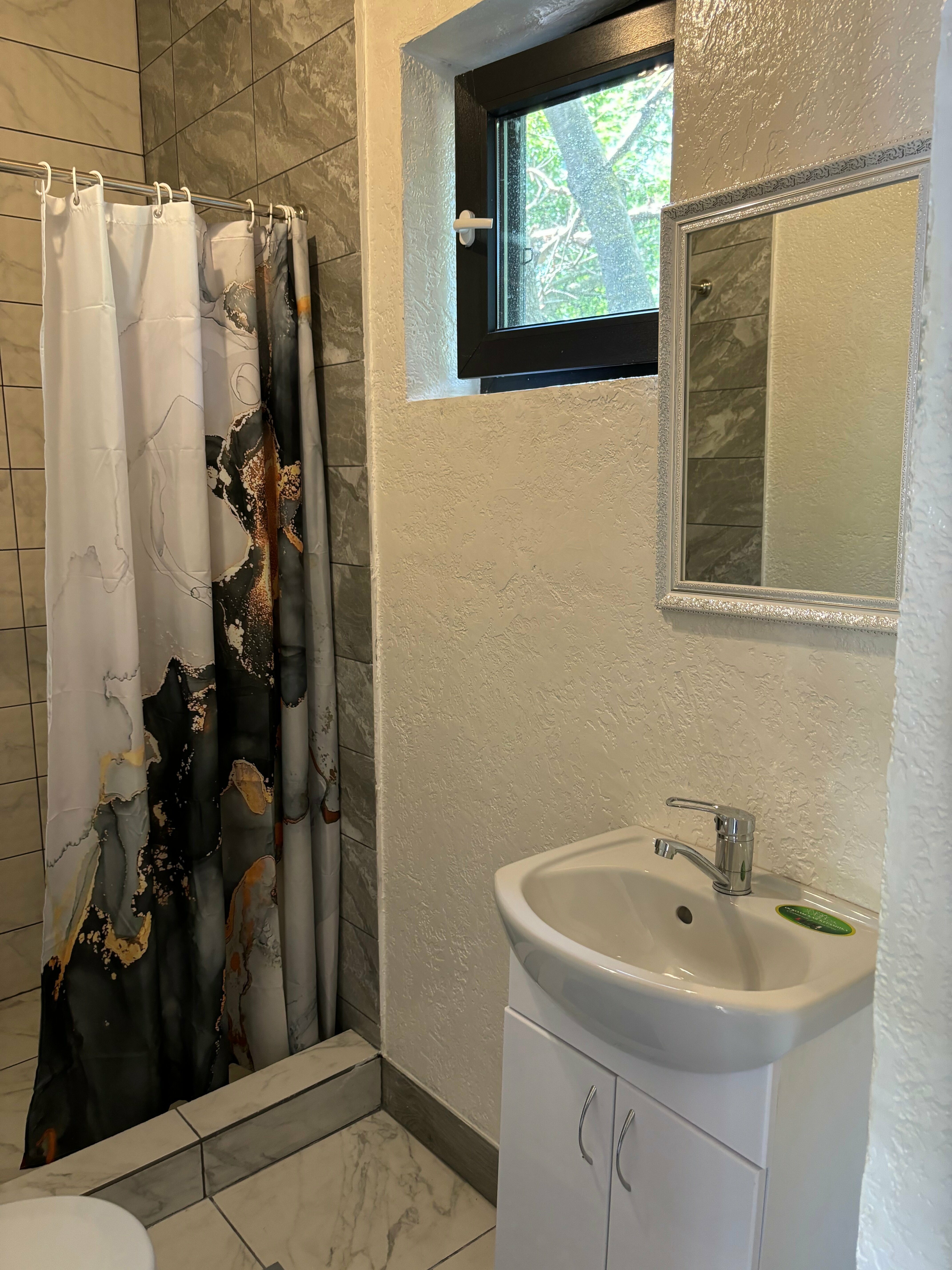 Дом с балконом