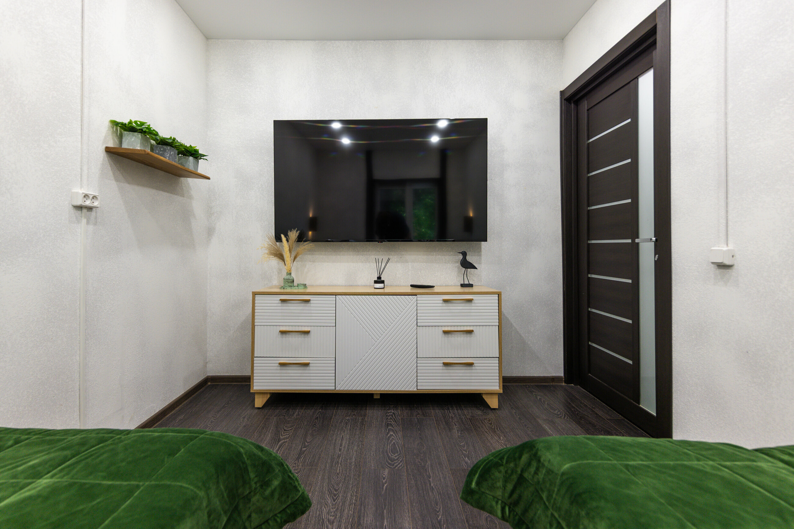 Дом с балконом