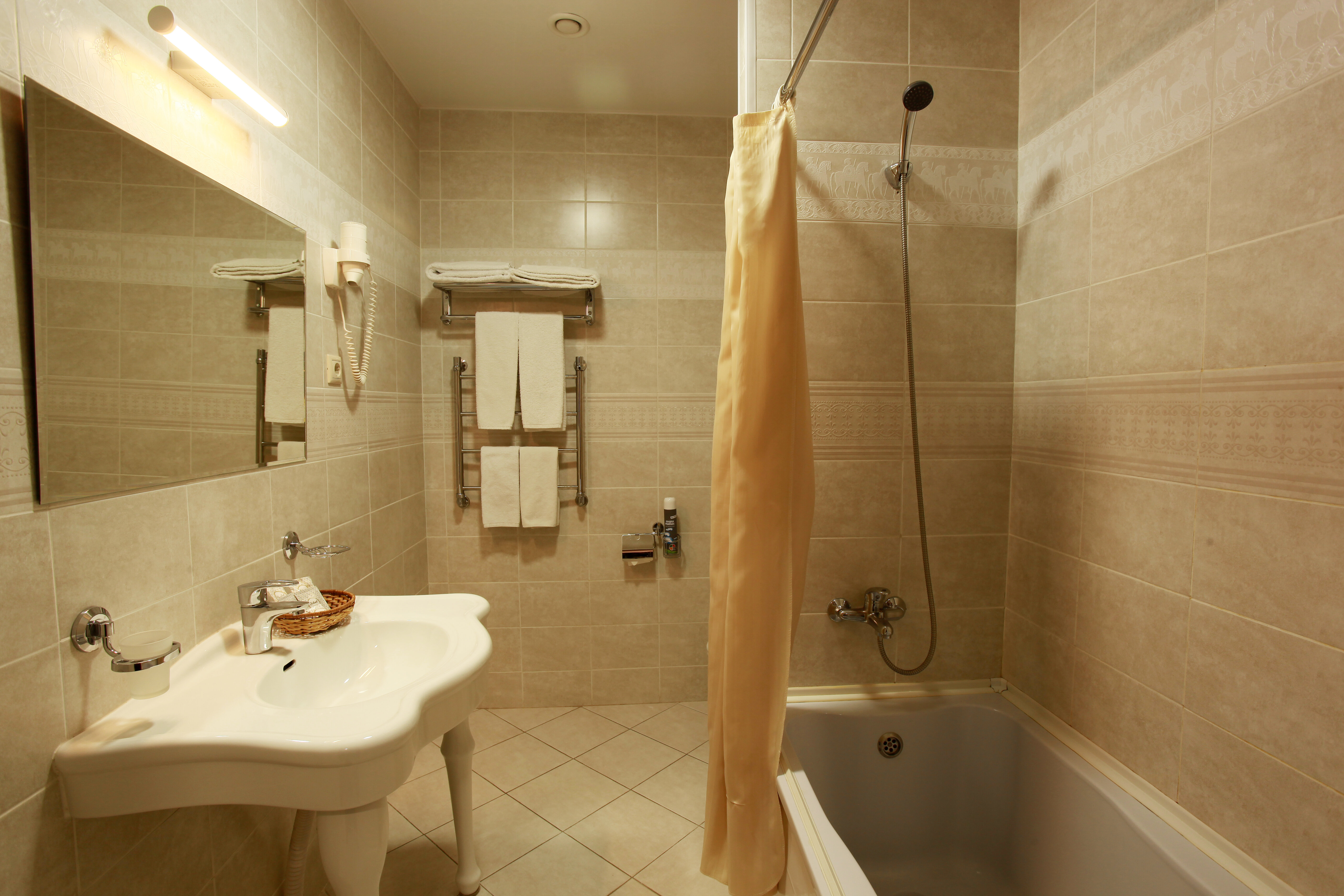 Двухместный номер с 2 отдельными кроватями и окном