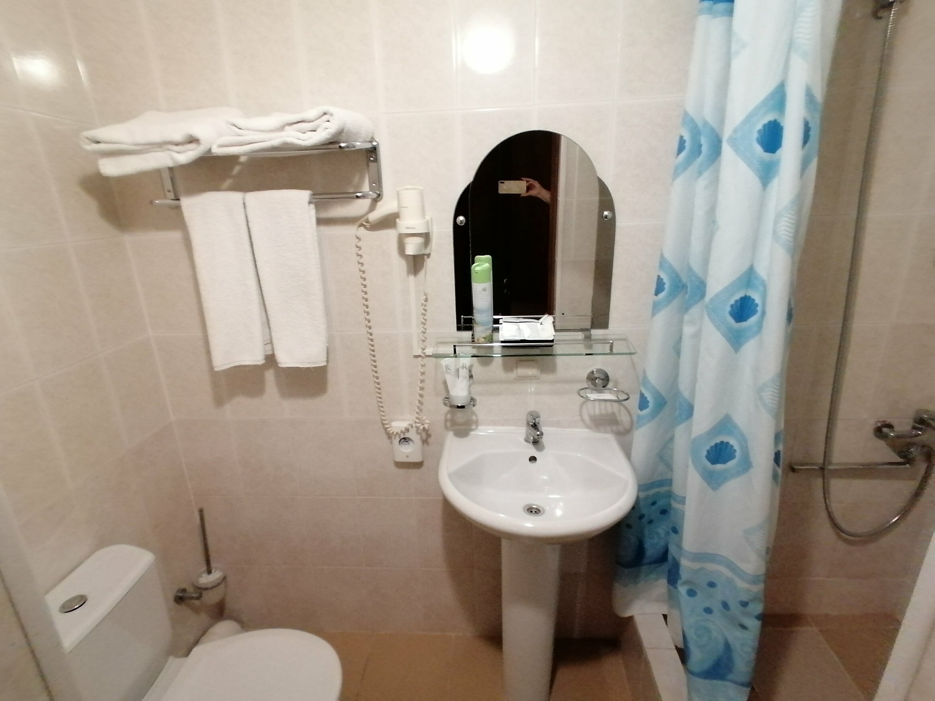 Двухместный номер с 2 отдельными кроватями и окном