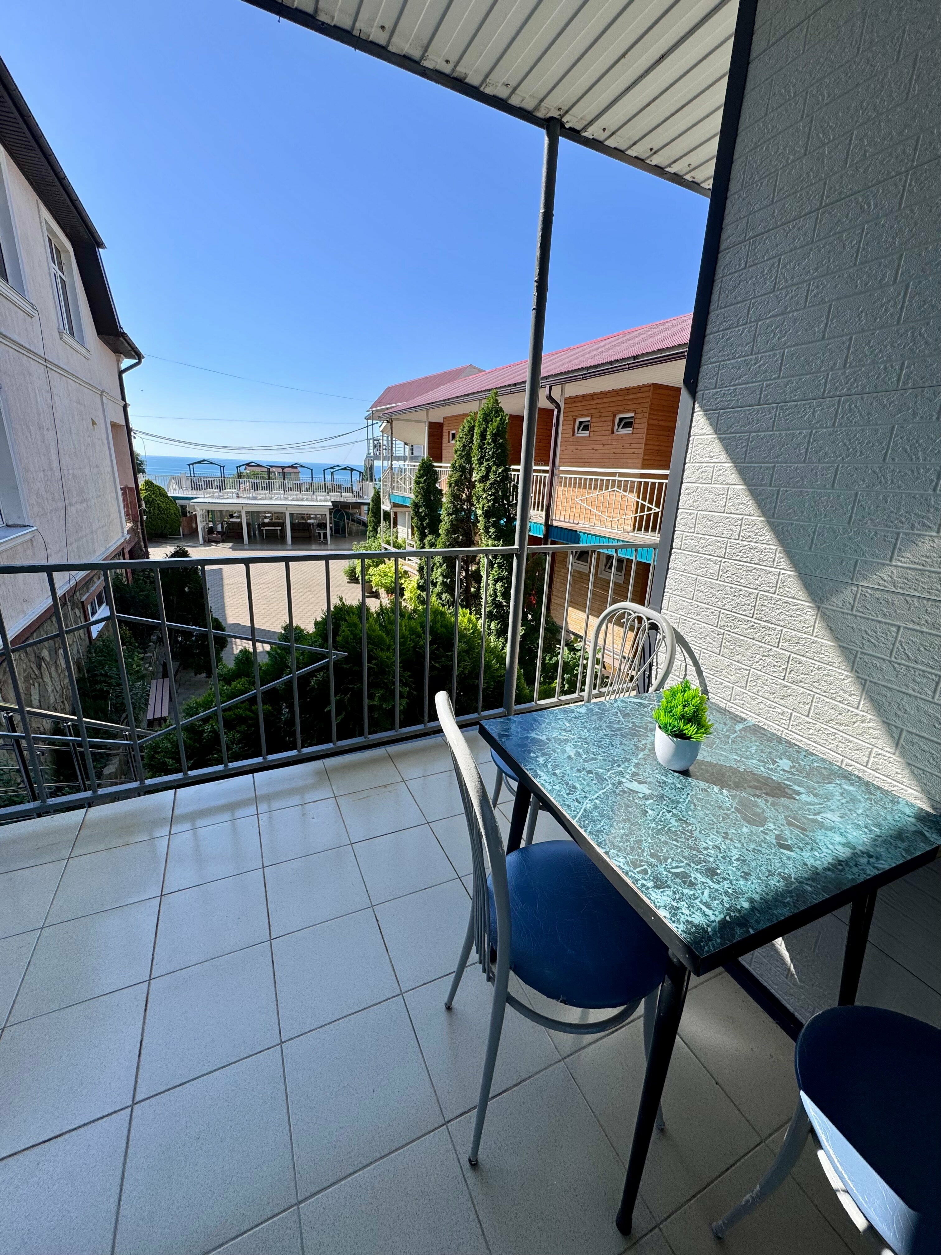 Трехместный номер с видом на море