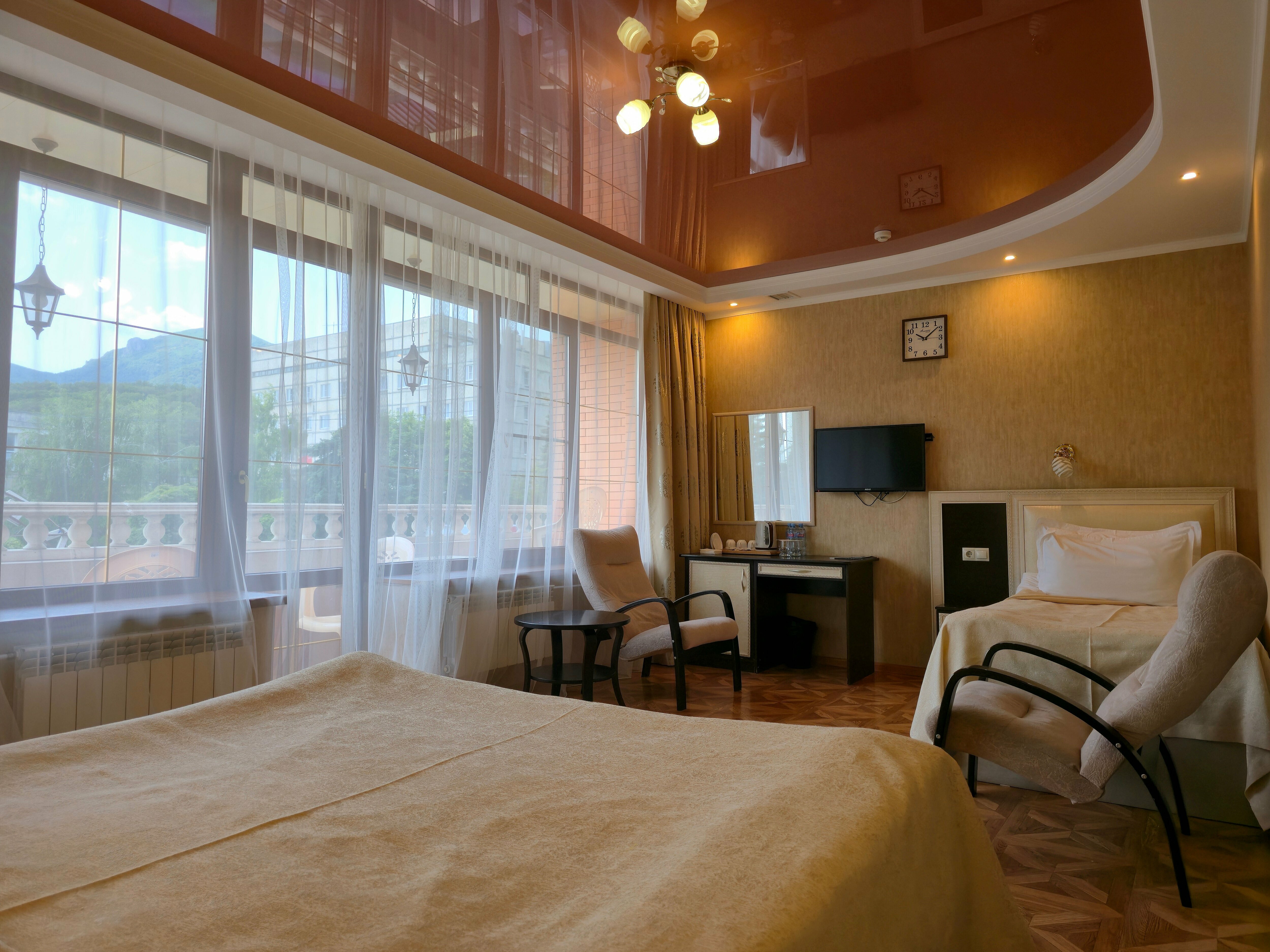 Улучшенный трехместный номер