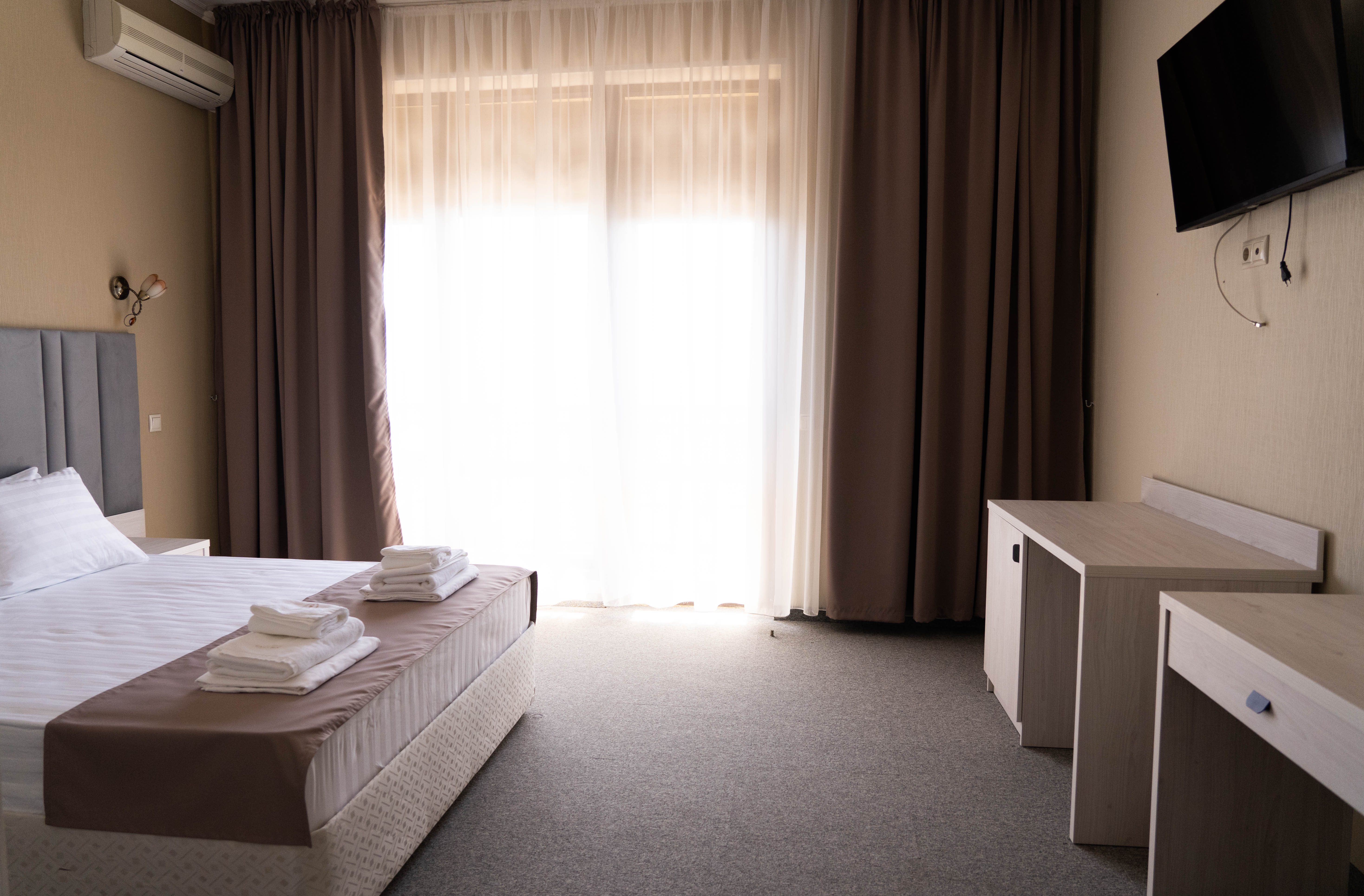 Улучшенный трехместный номер с видом на море