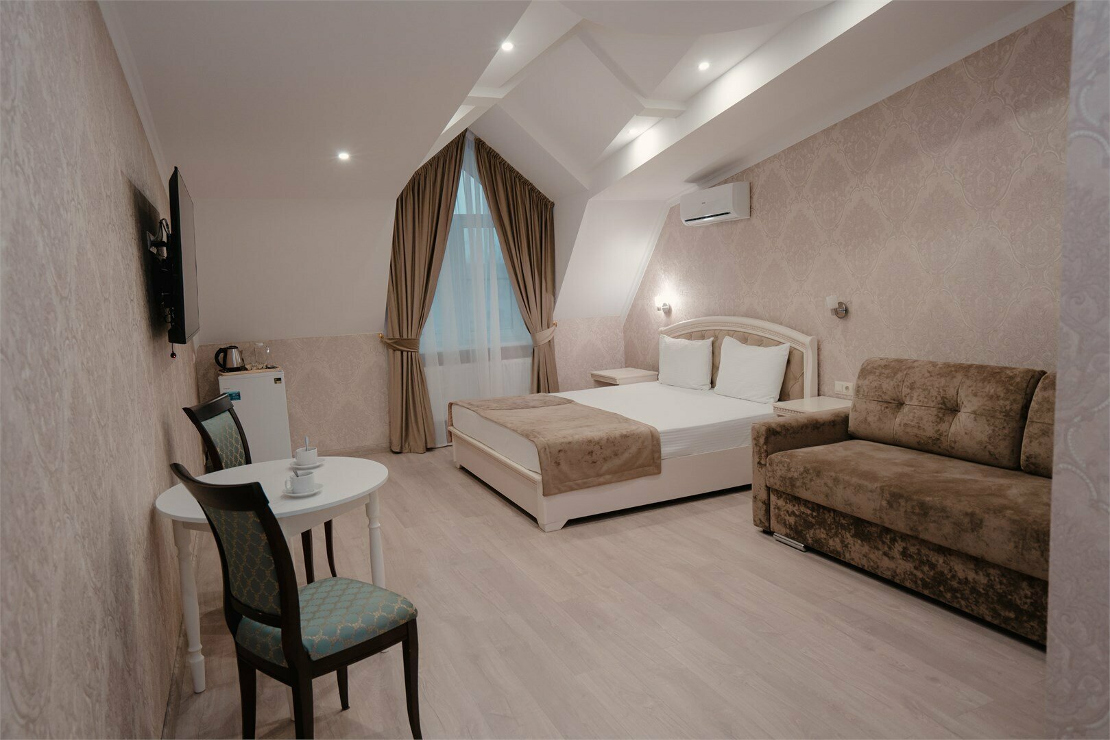 Номер полулюкс (Джуниор Сюит)