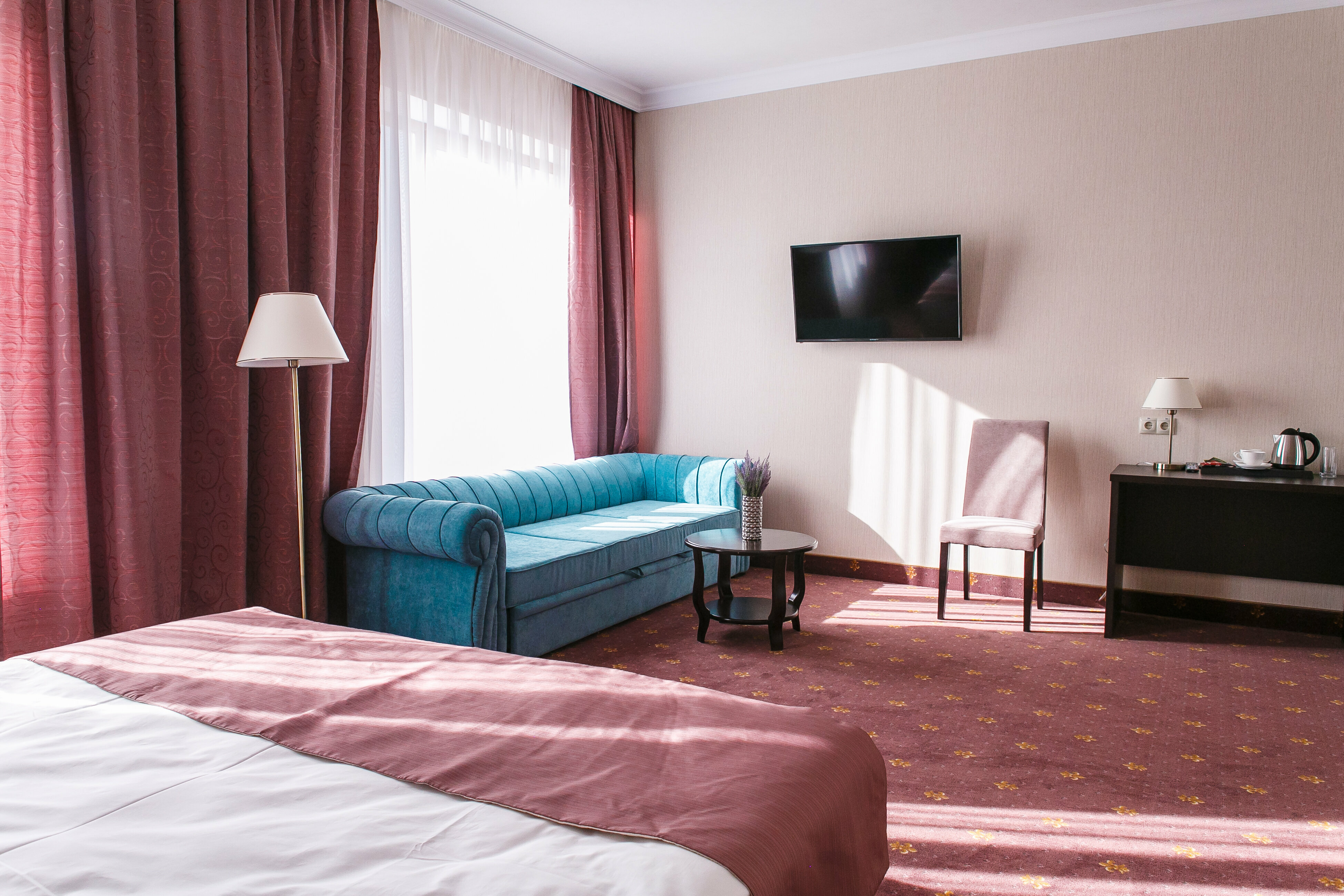 Трехместный номер с собственной ванной комнатой