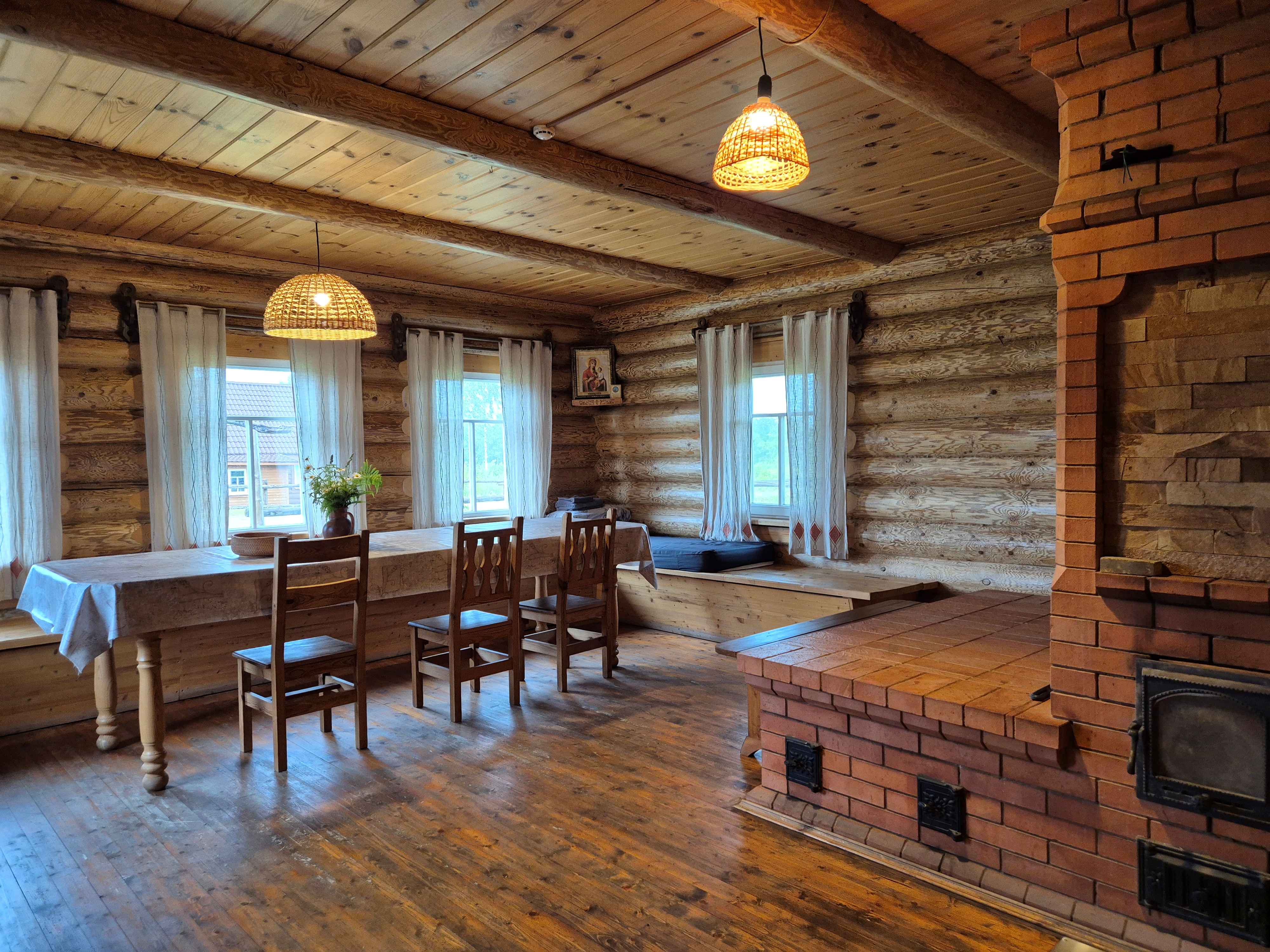 Русский дом с печью