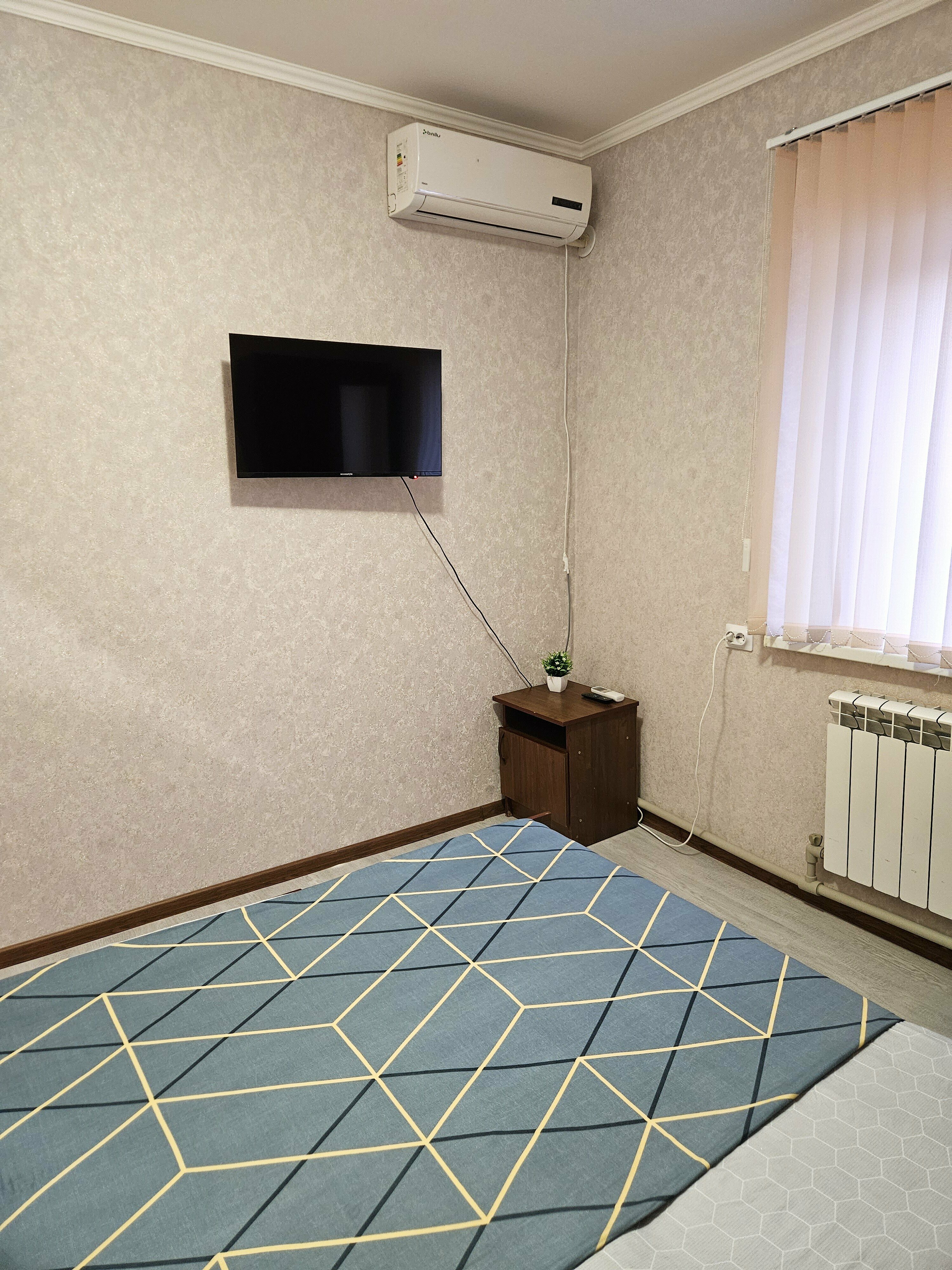 Двухместный номер с 1 кроватью или 2 отдельными кроватями и общей ванной комнатой