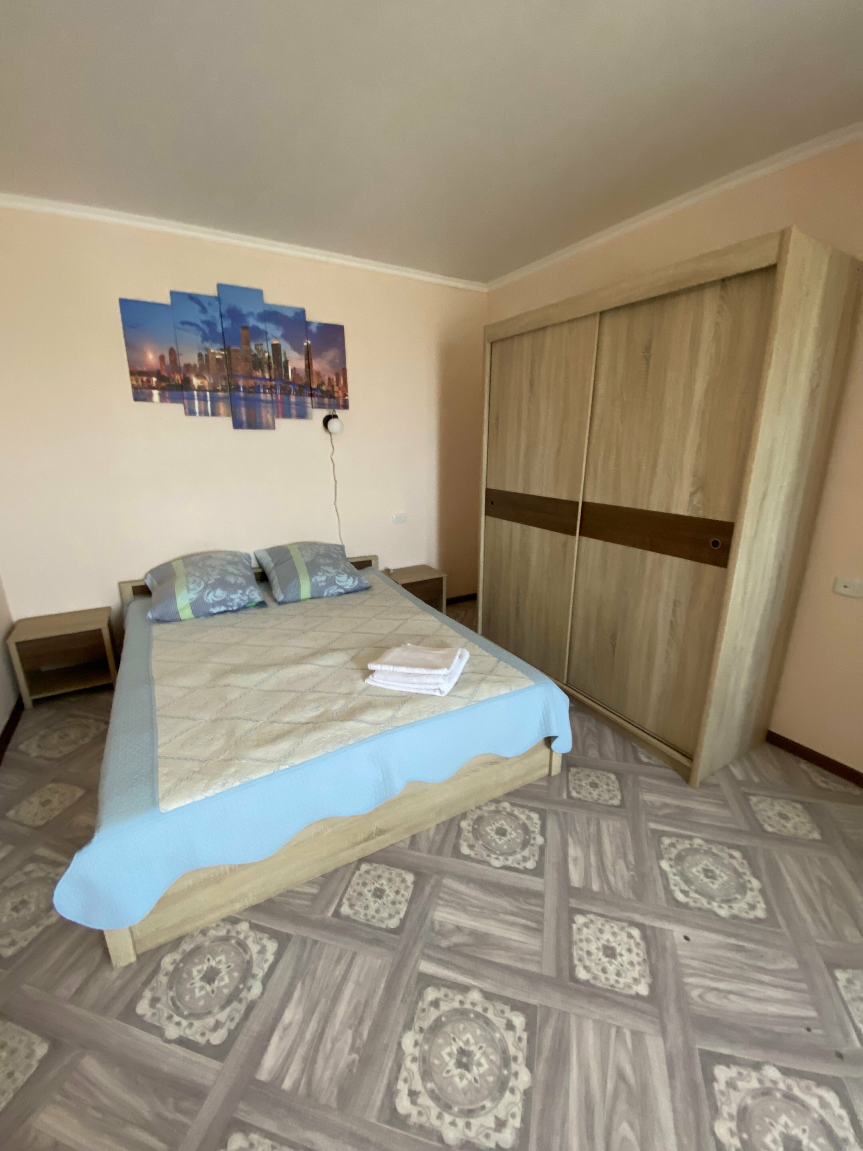 Семейный номер с боковым видом на море