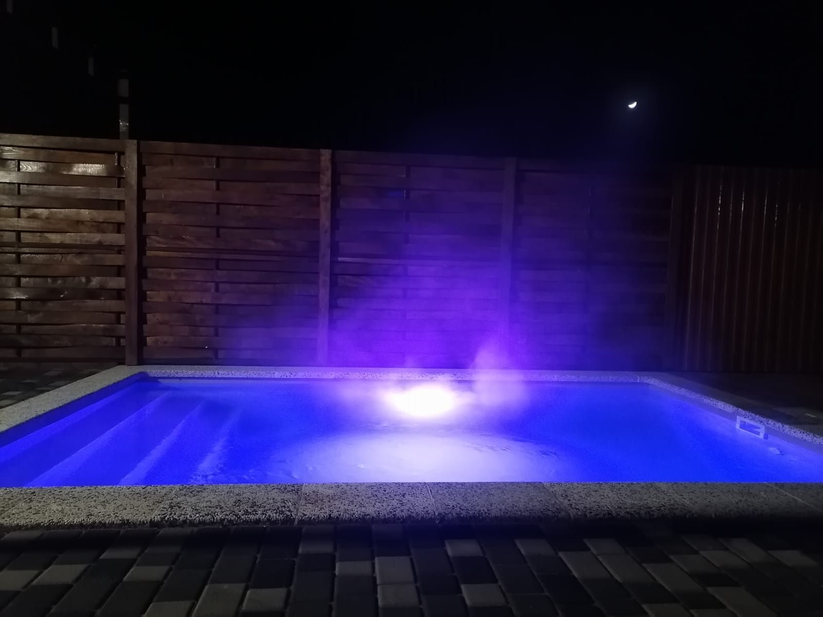 Коттедж с собственным бассейном