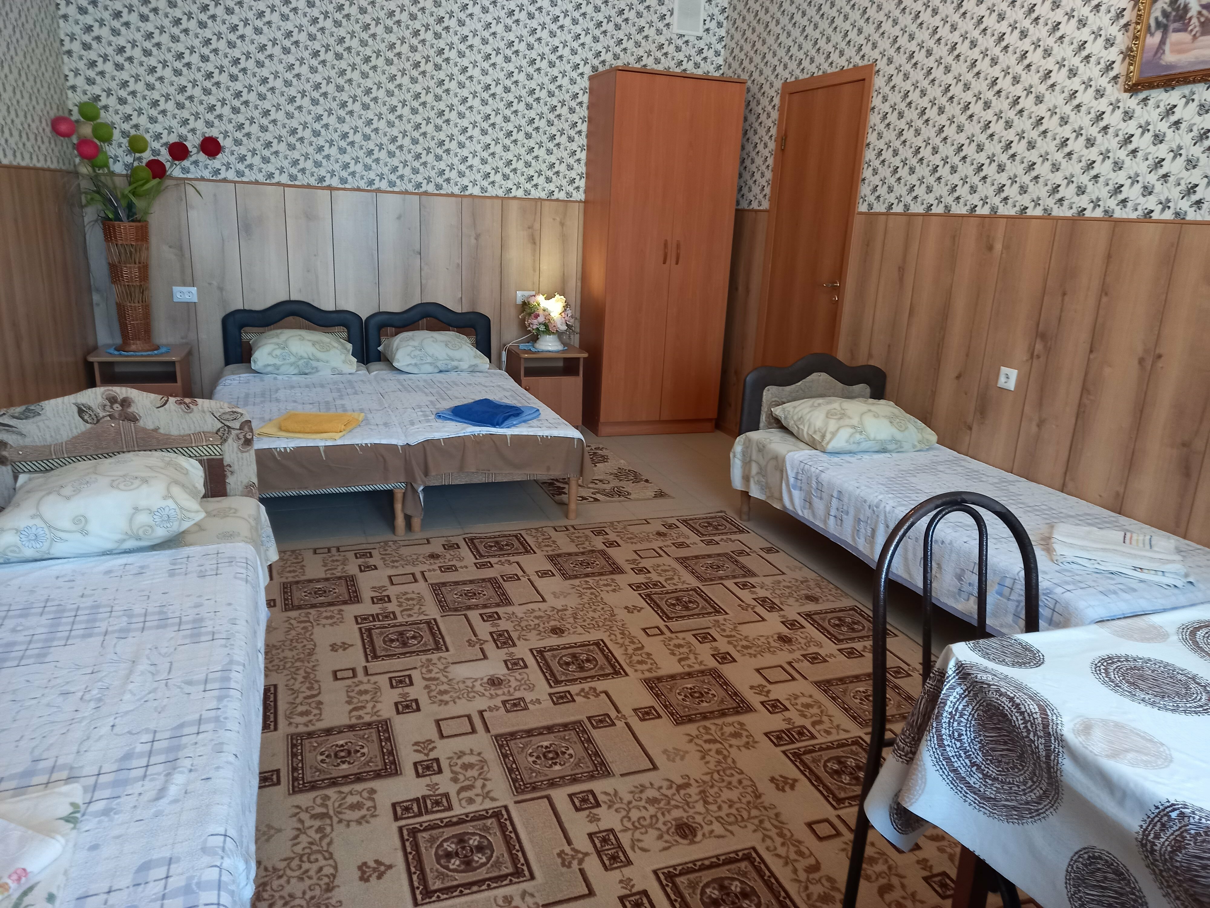 Четырехместный номер с балконом