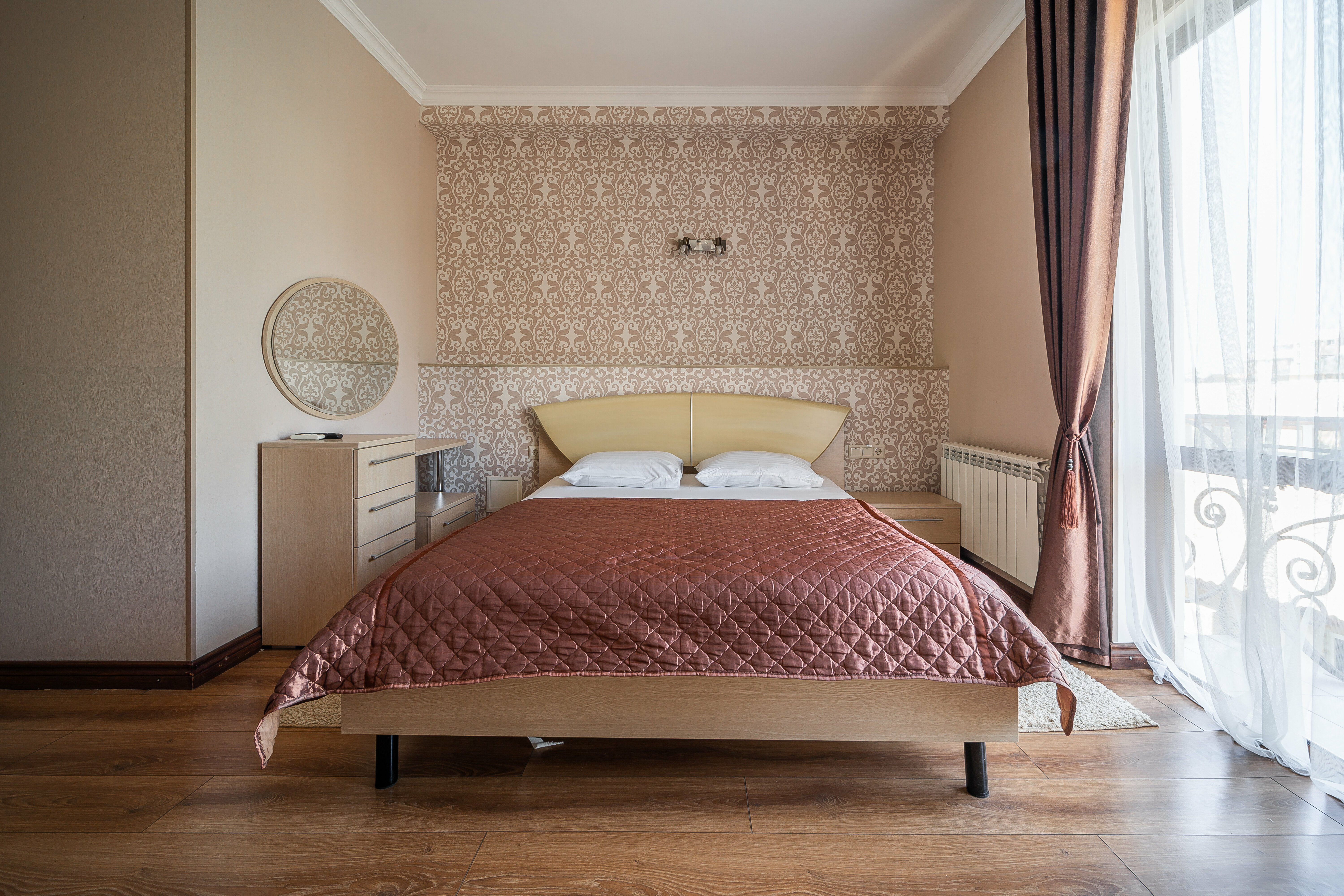 Улучшенный номер с кроватью размера «queen-size»