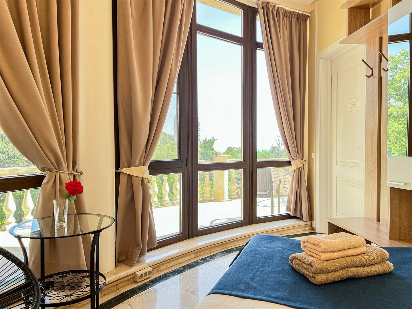 301 - одноместная комната с общей ванной комнатой