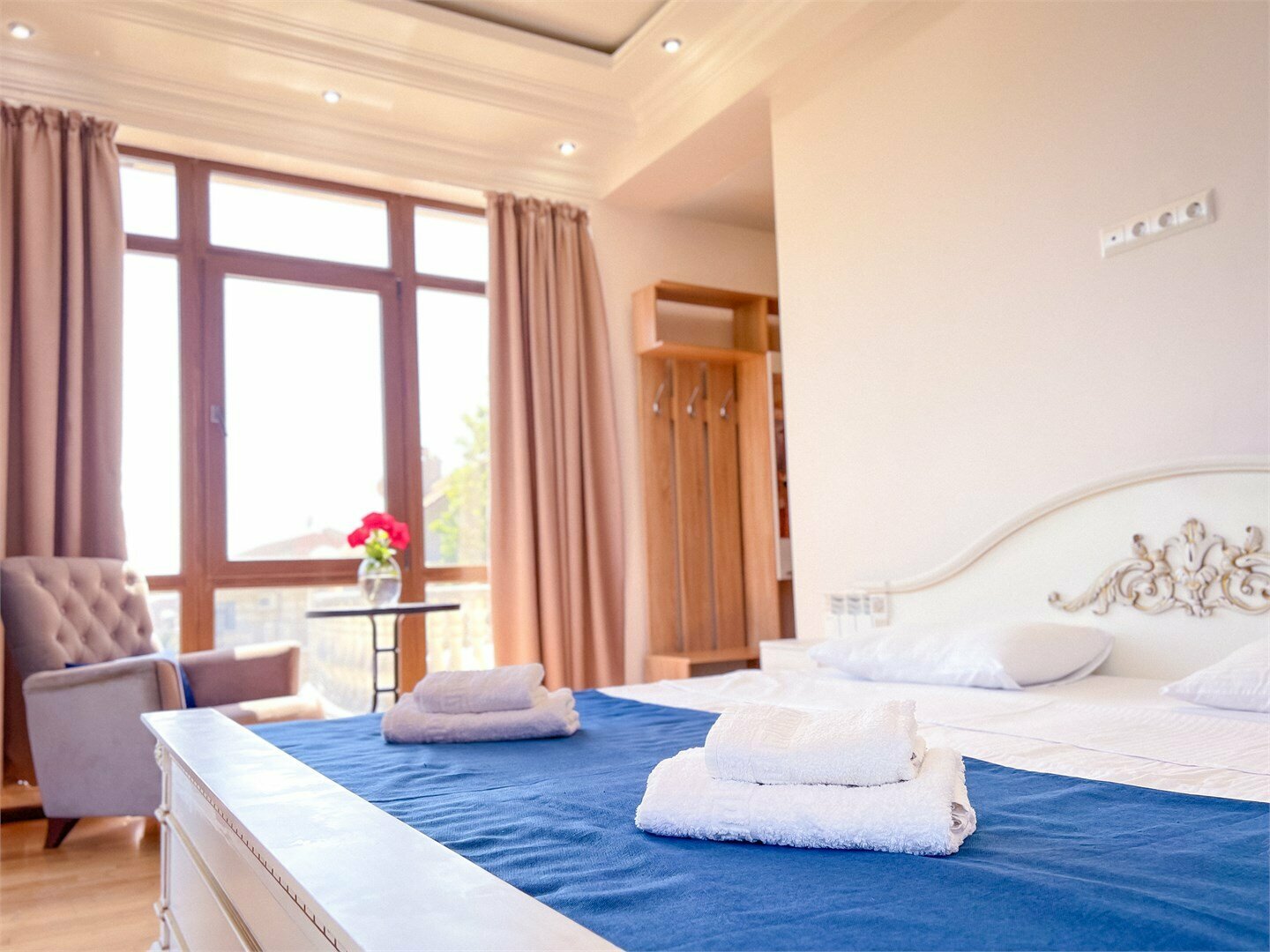 206 - Двухместная комната с кроватью размера "king-size", с видом на море. Собственная ванная комната