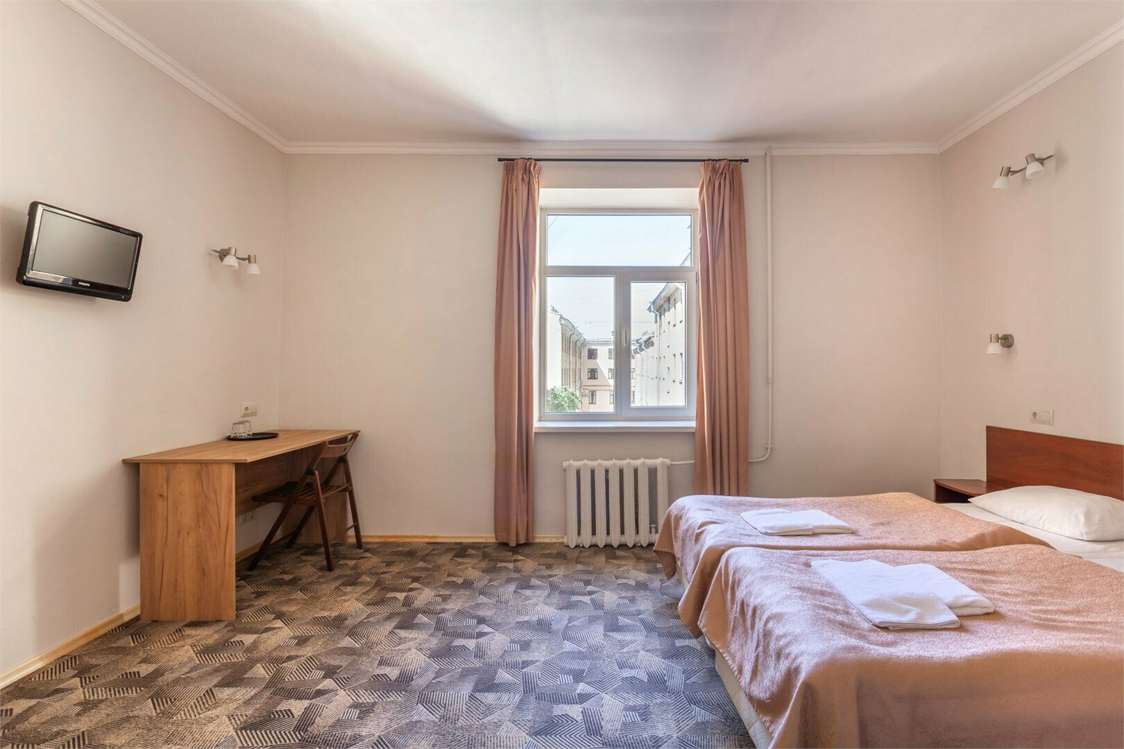 Улучшенный Бюджетный номер с общей ванной комнатой на этаже