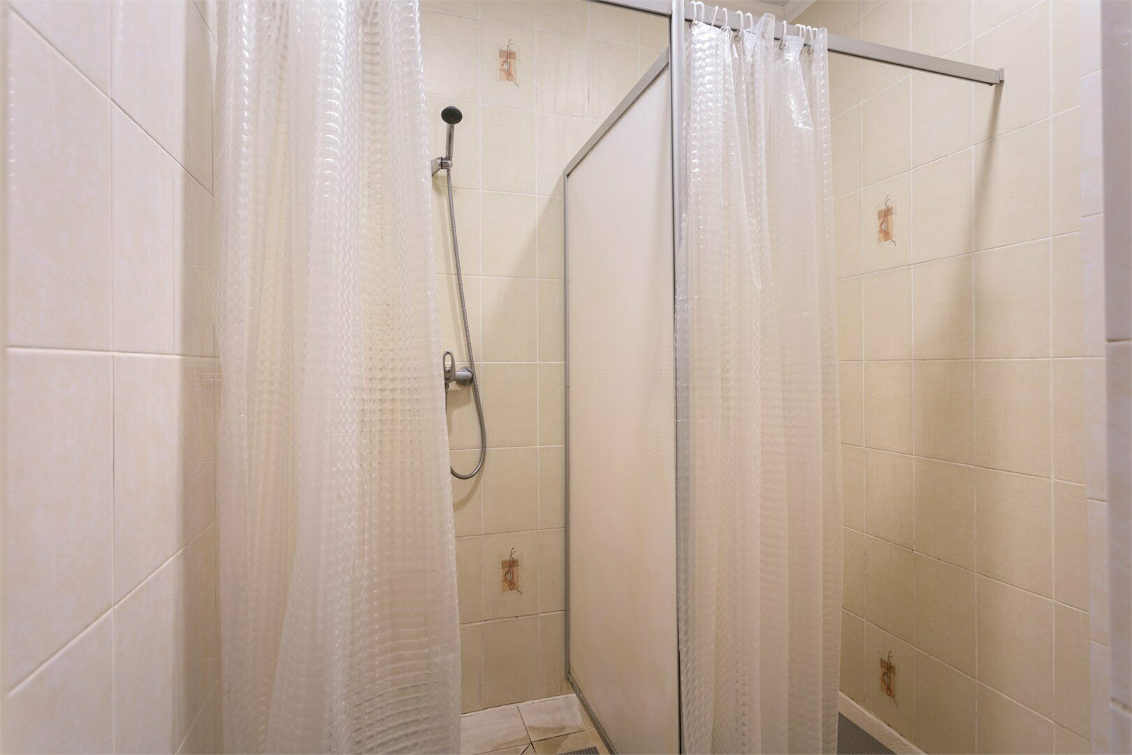 Улучшенный Бюджетный номер с общей ванной комнатой на этаже