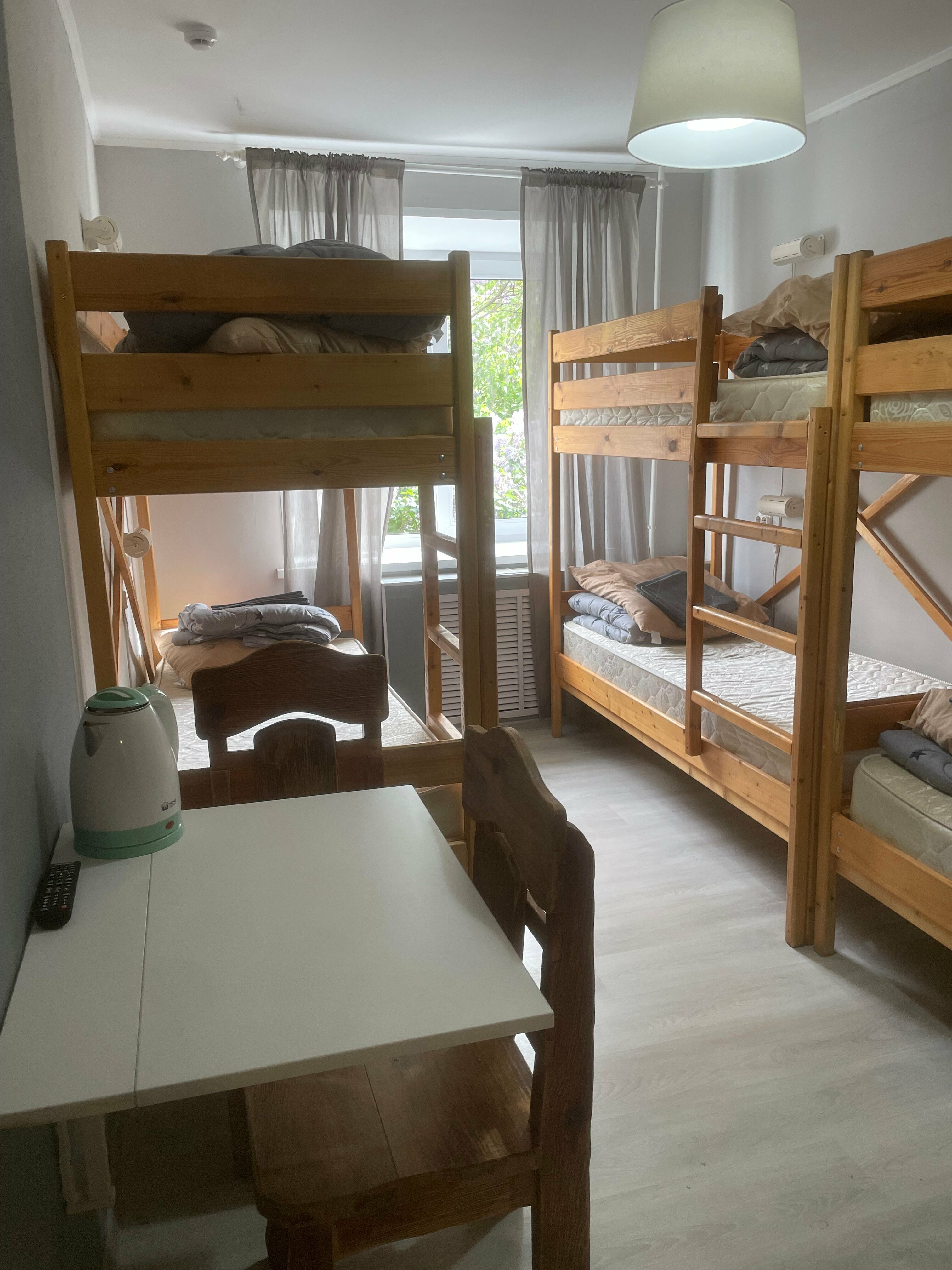 Кровать в общем 6-местном номере