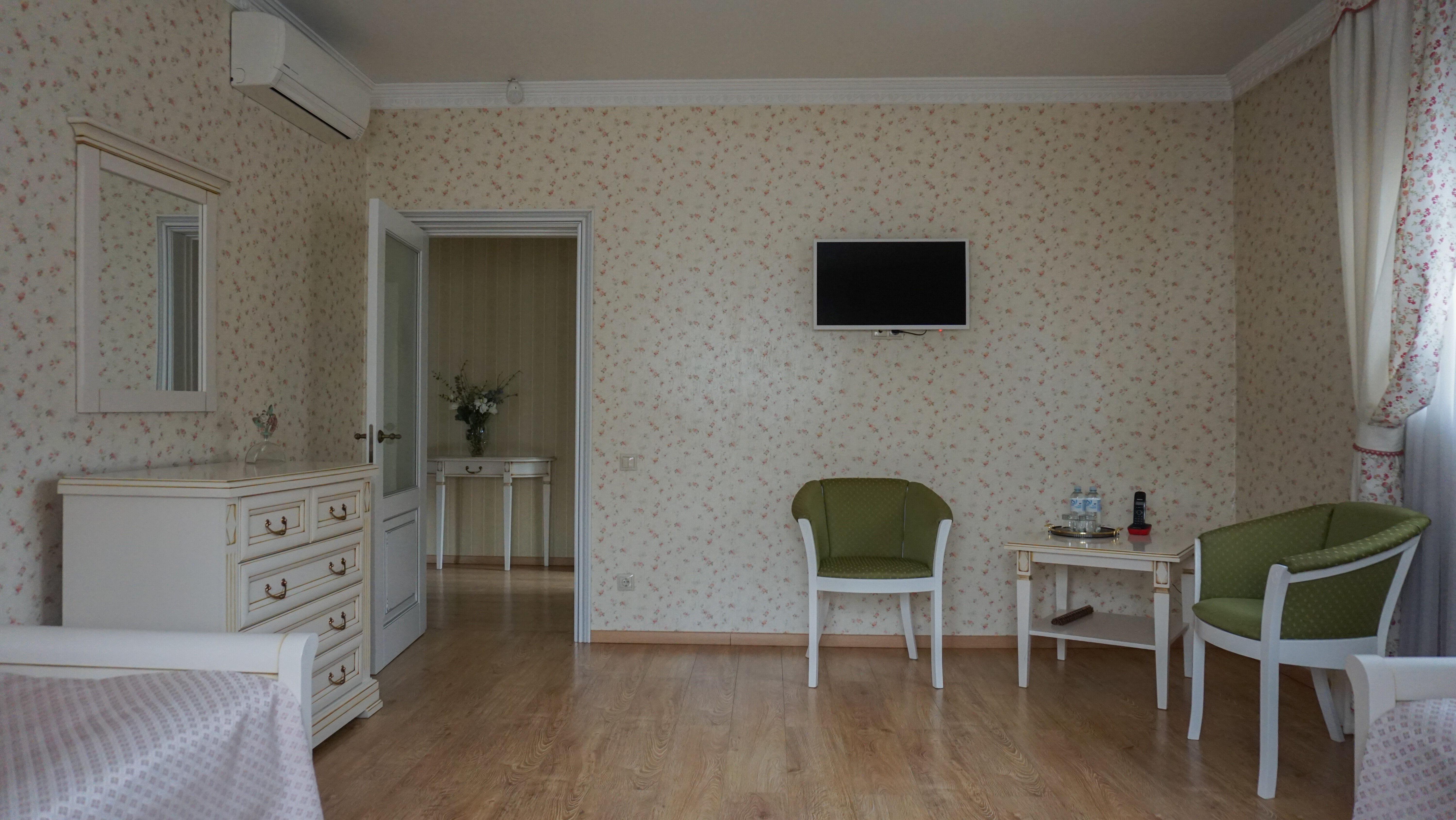 Номер "Люкс" 4-х местный