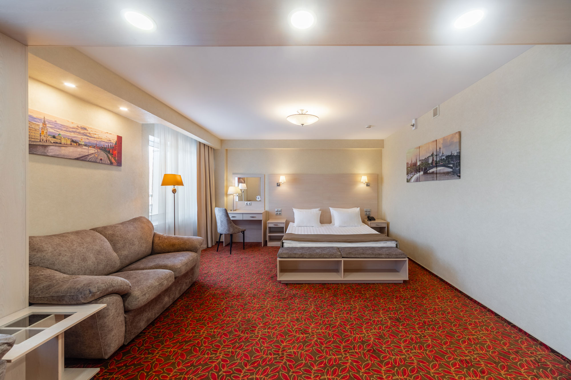 Джуниор Сюит