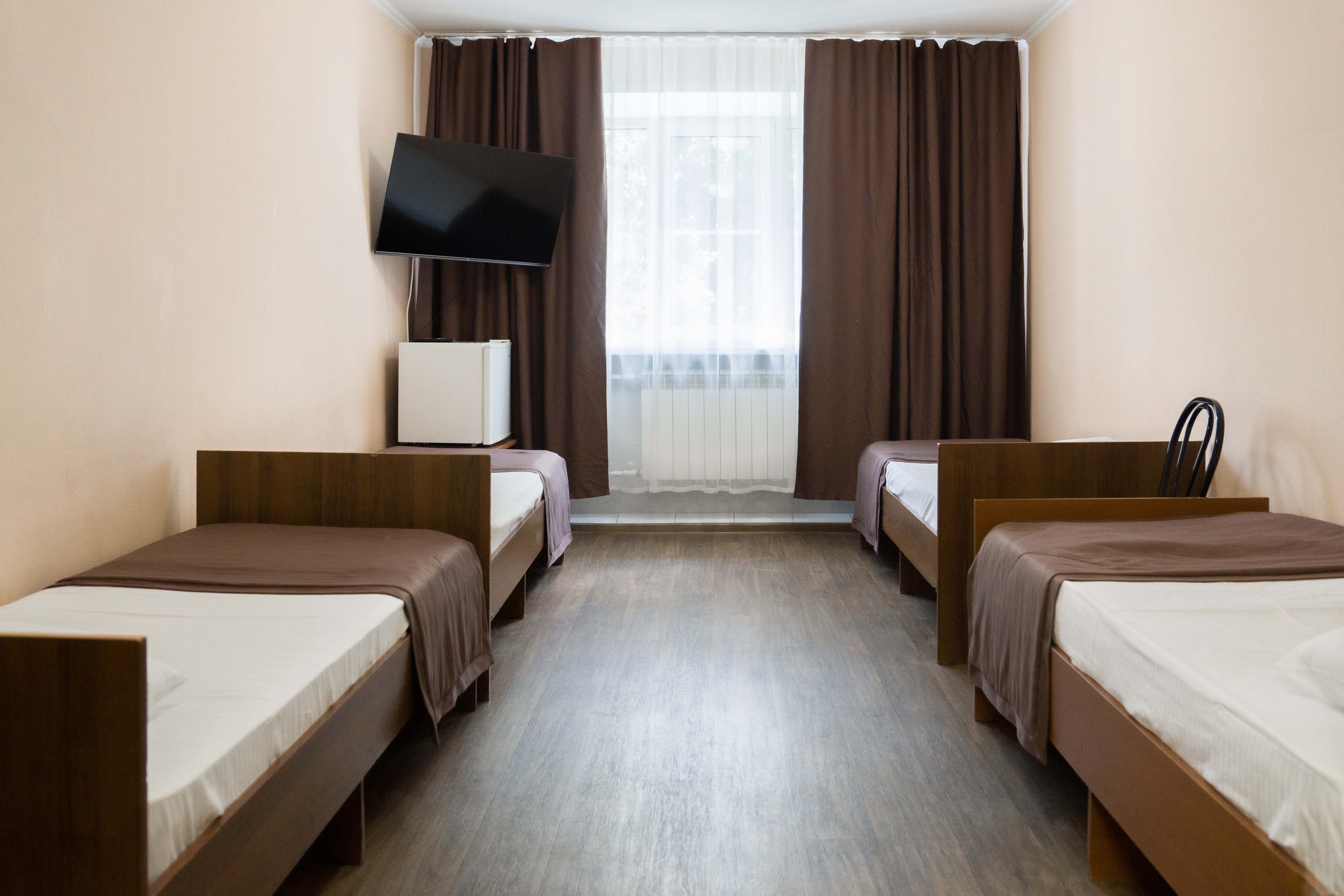 Четырехместный номер "Эконом" (санузел/ душевая на этаже)