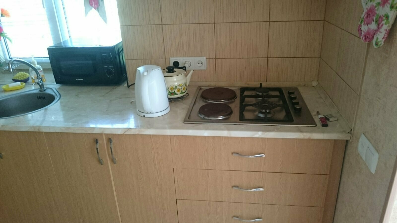 Четырехместный номер эконом-класса с общей ванной комнатой