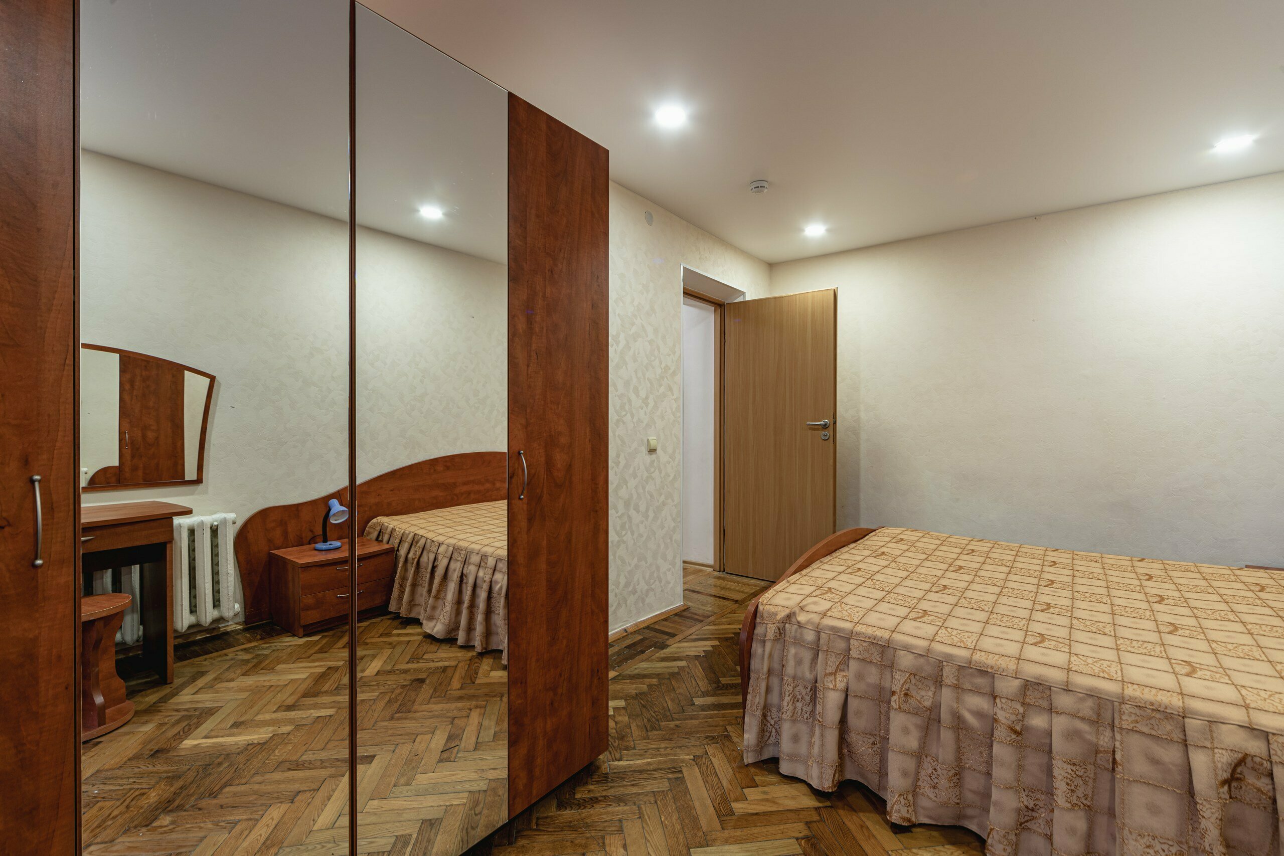 Повышенной комфортности 2-х местный 2-х комнатный  1-й этаж 107