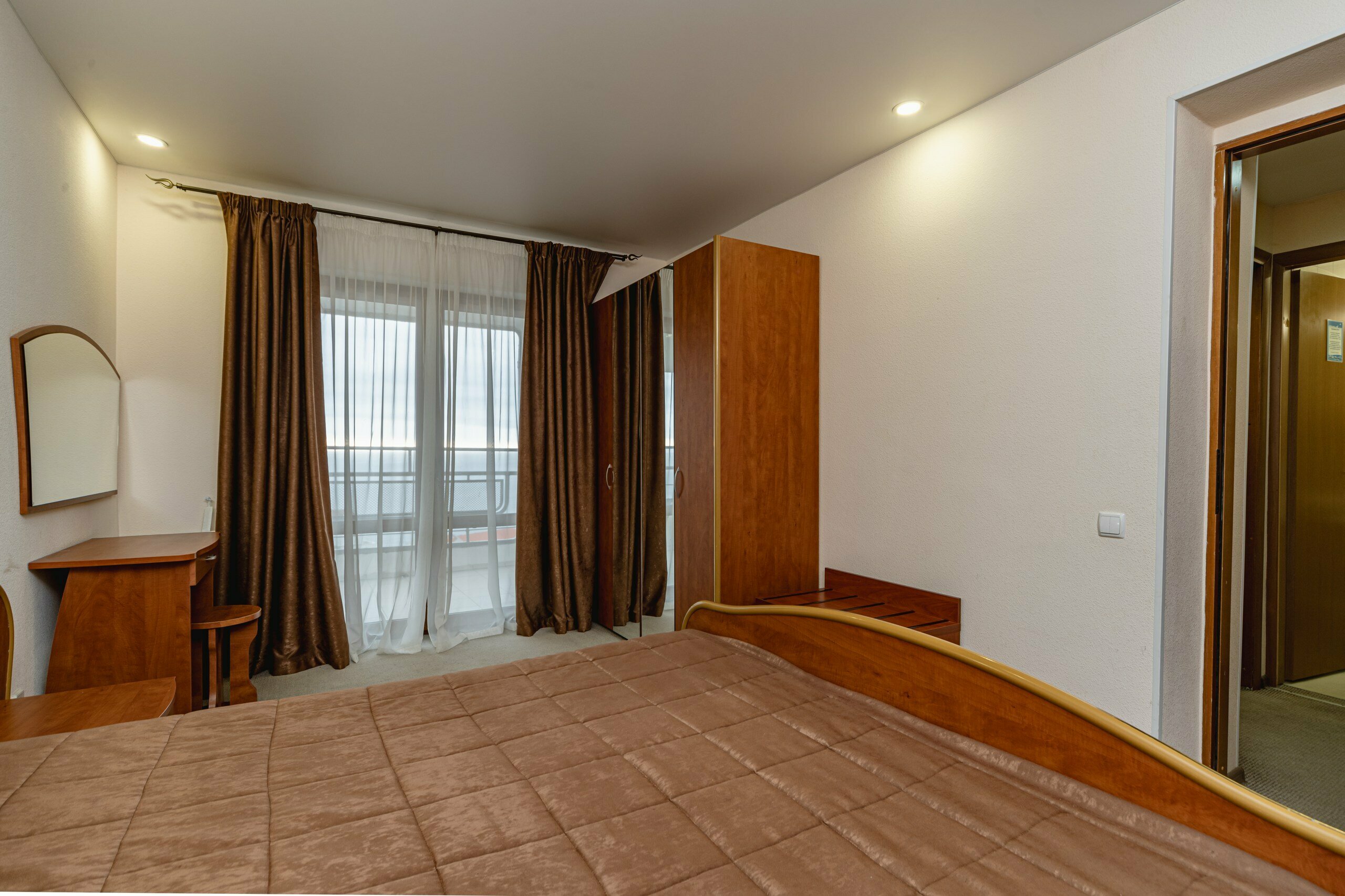 Повышенной комфортности 2-х местный 2-комнатный юг