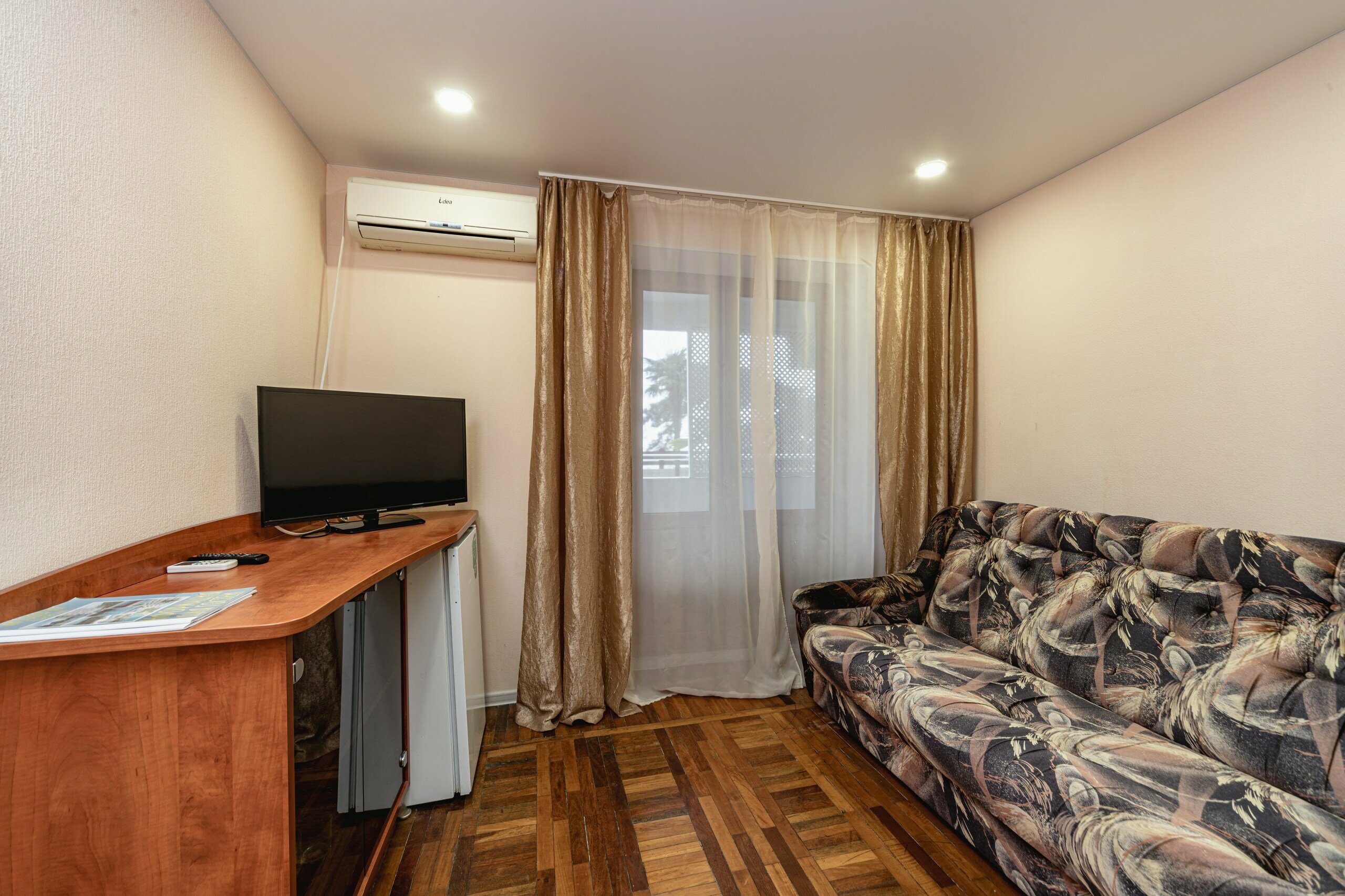 Повышенной комфортности 2-х местный 2-х комнатный  1-й этаж 107